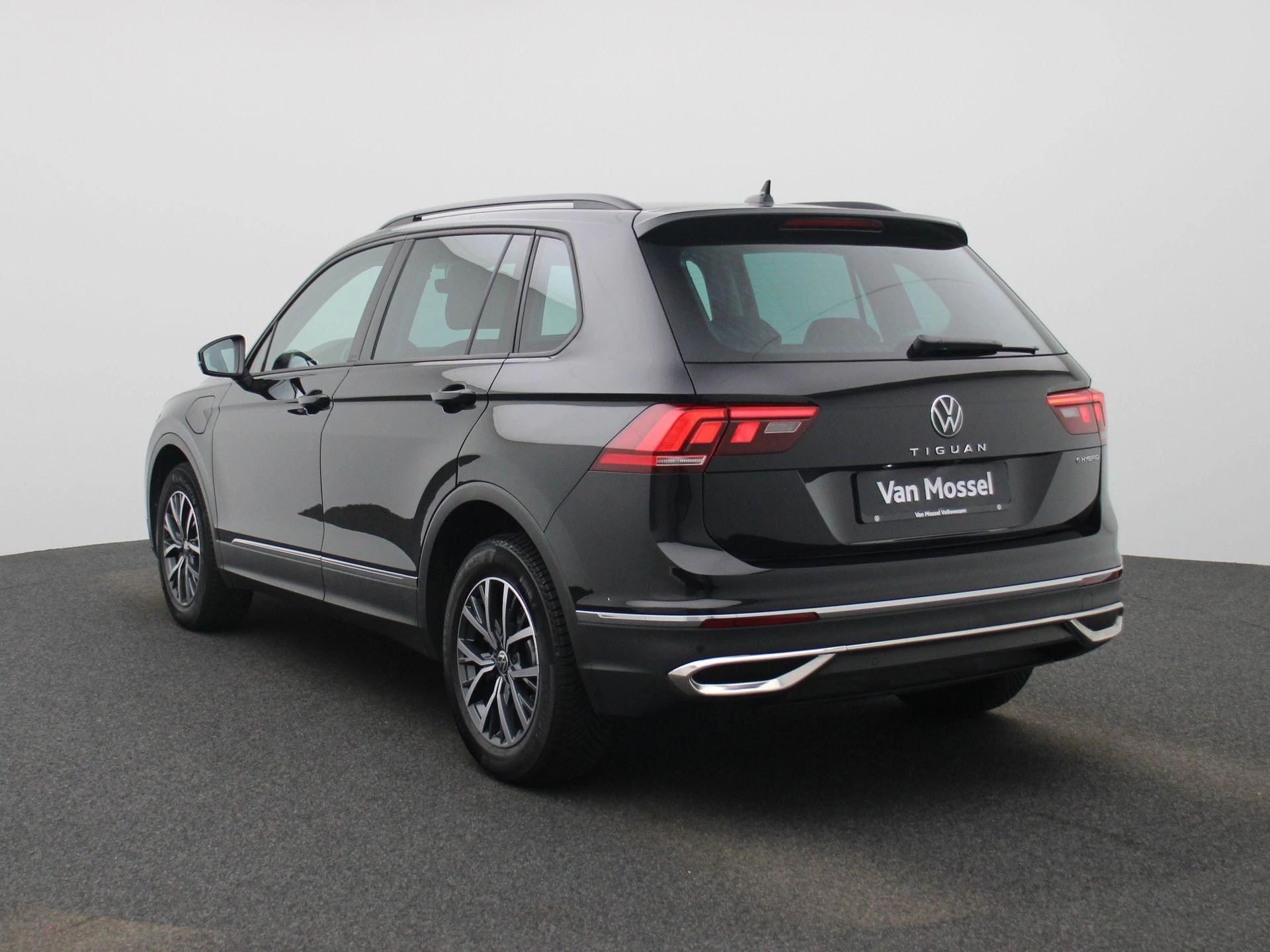 Volkswagen Tiguan met kenteken 49 – autofoto 4