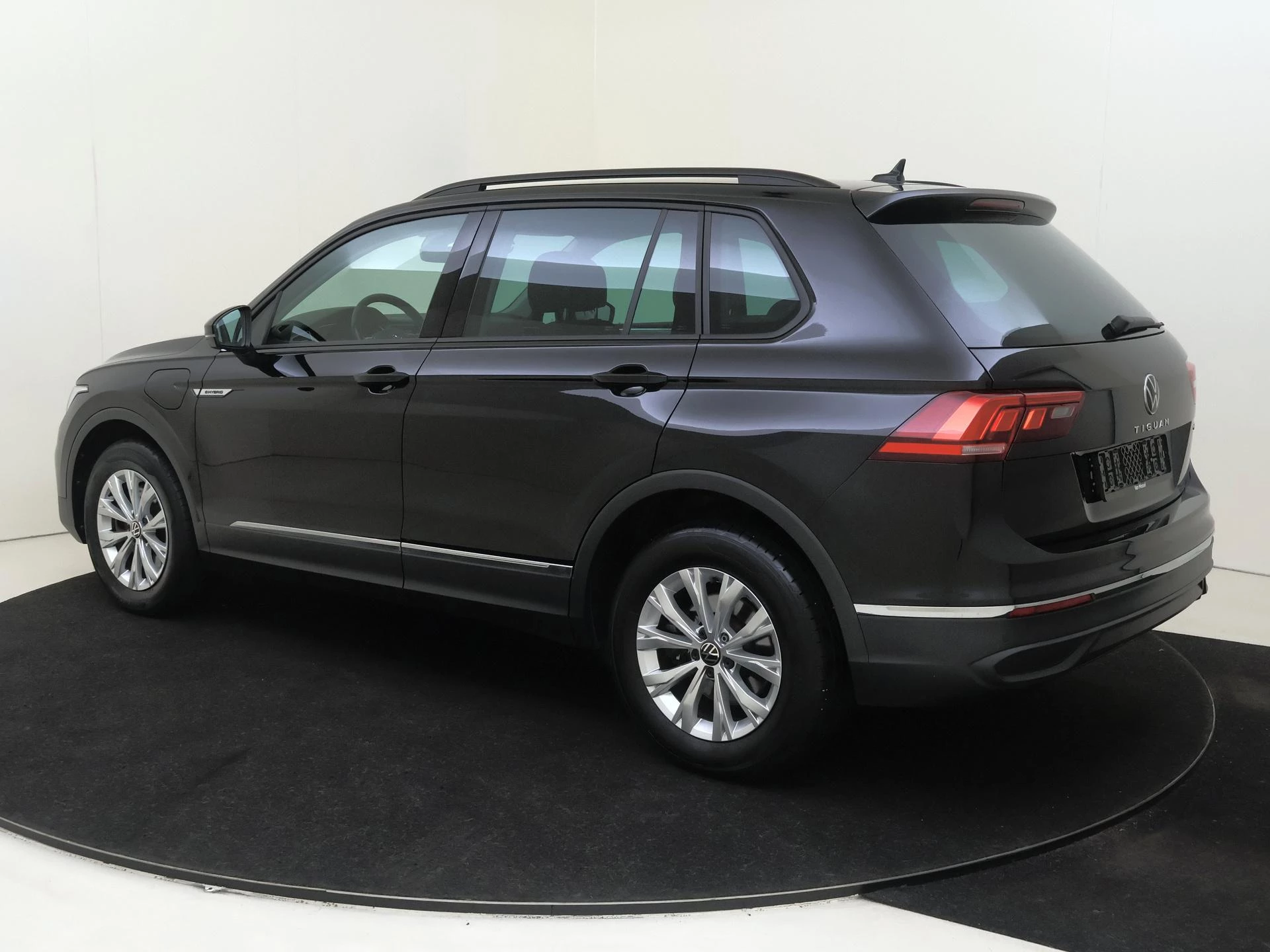 Volkswagen Tiguan met kenteken 49 – autofoto 4
