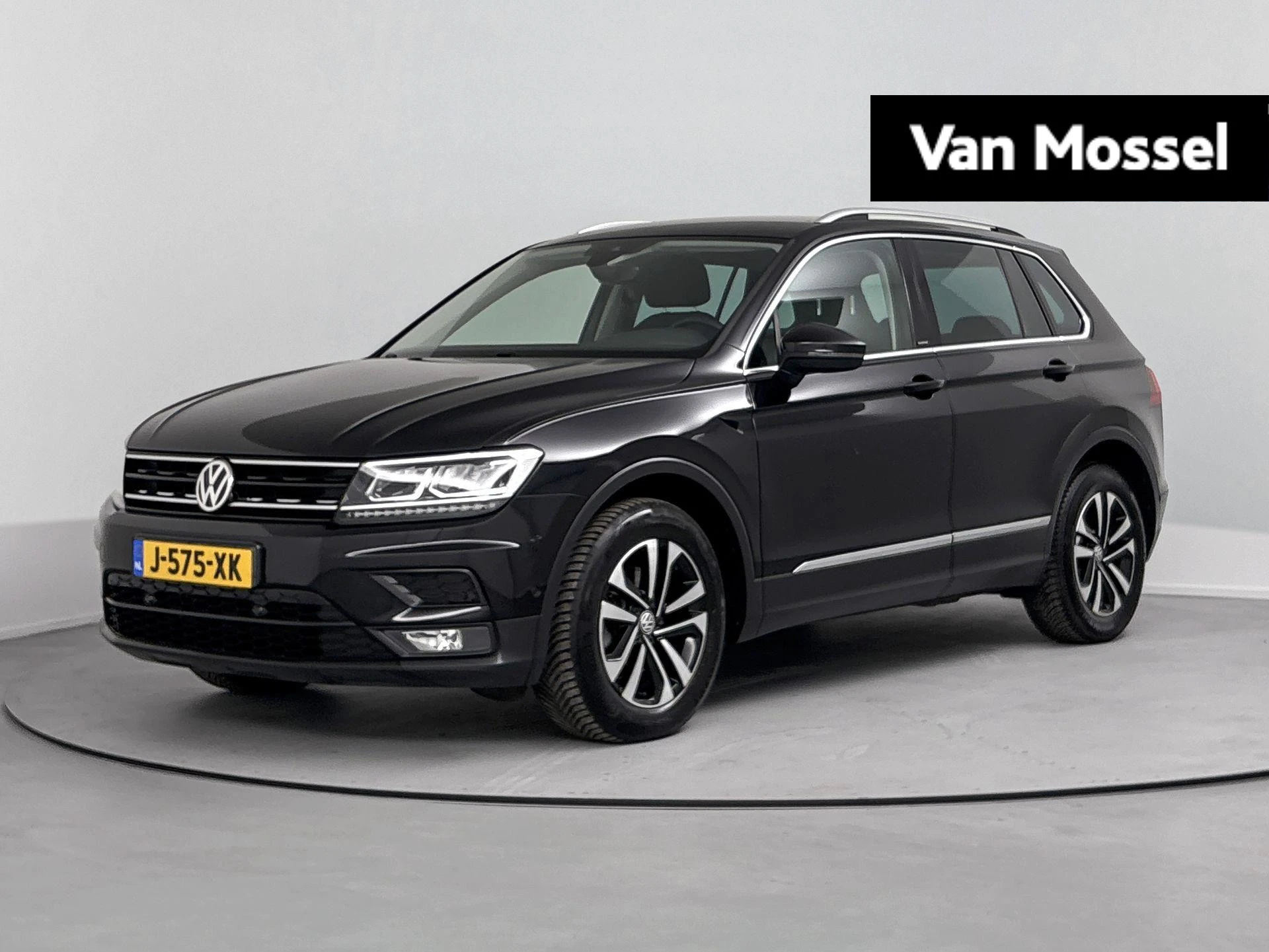 Volkswagen Tiguan met kenteken 71100 – autofoto 2