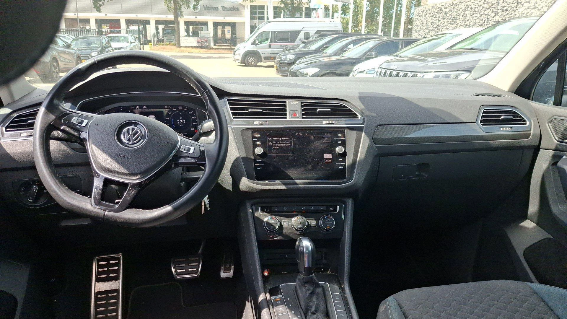 Volkswagen Tiguan met kenteken 71100 – autofoto 5