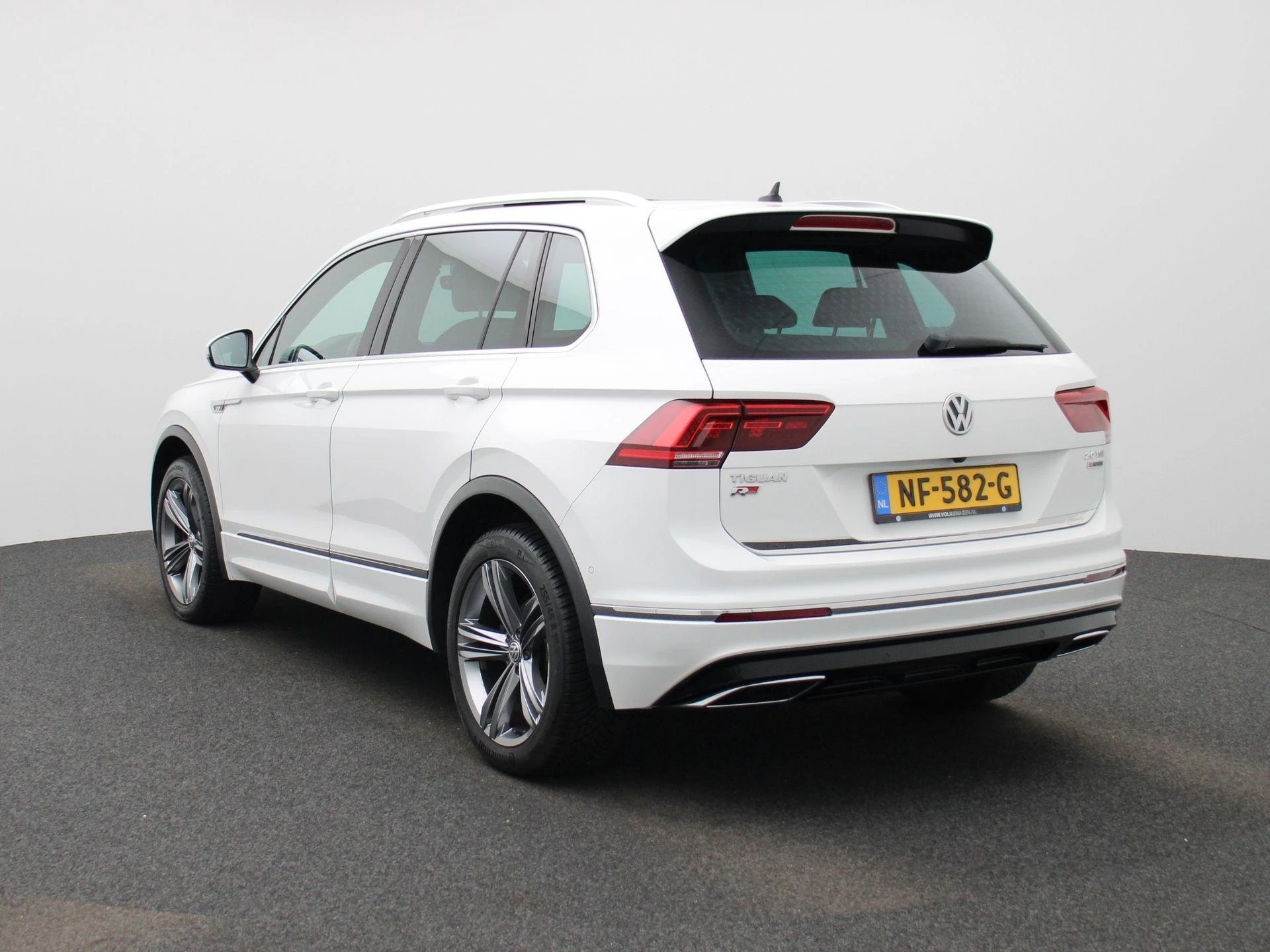 Volkswagen Tiguan met kenteken 78100 – autofoto 3