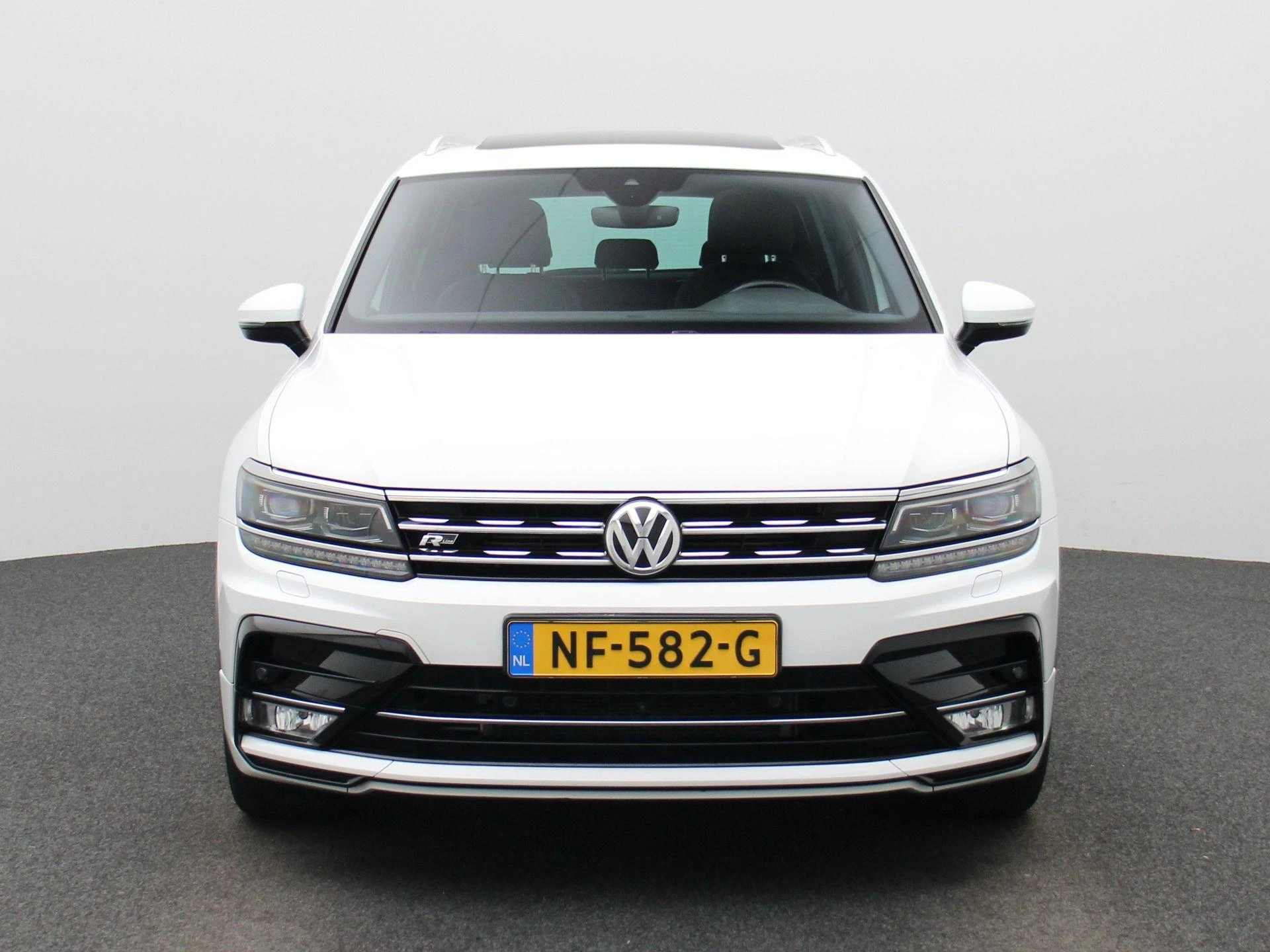Volkswagen Tiguan met kenteken 78100 – autofoto 4