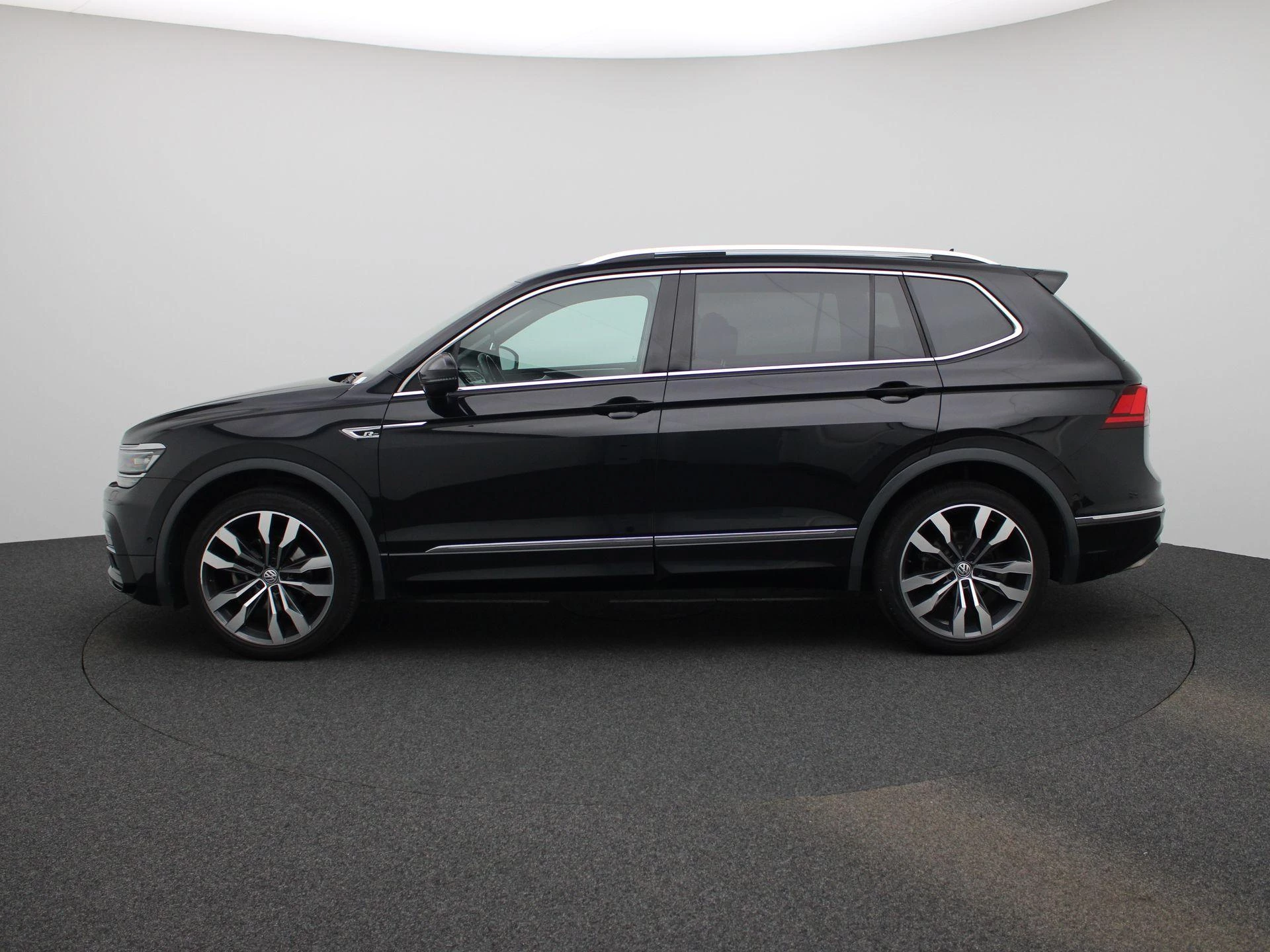 Volkswagen Tiguan Allspace met kenteken 71100 – autofoto 5