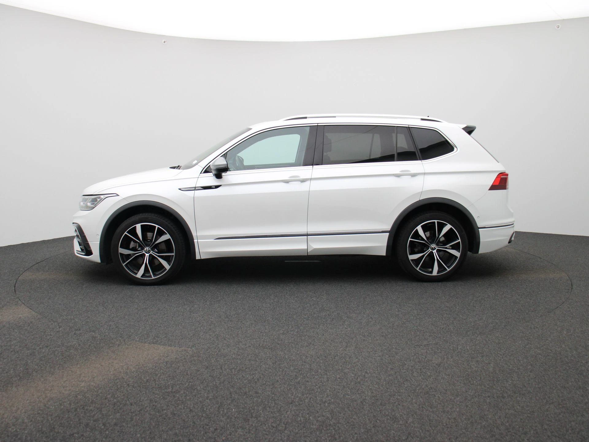 Volkswagen Tiguan Allspace met kenteken 97100 – autofoto 4