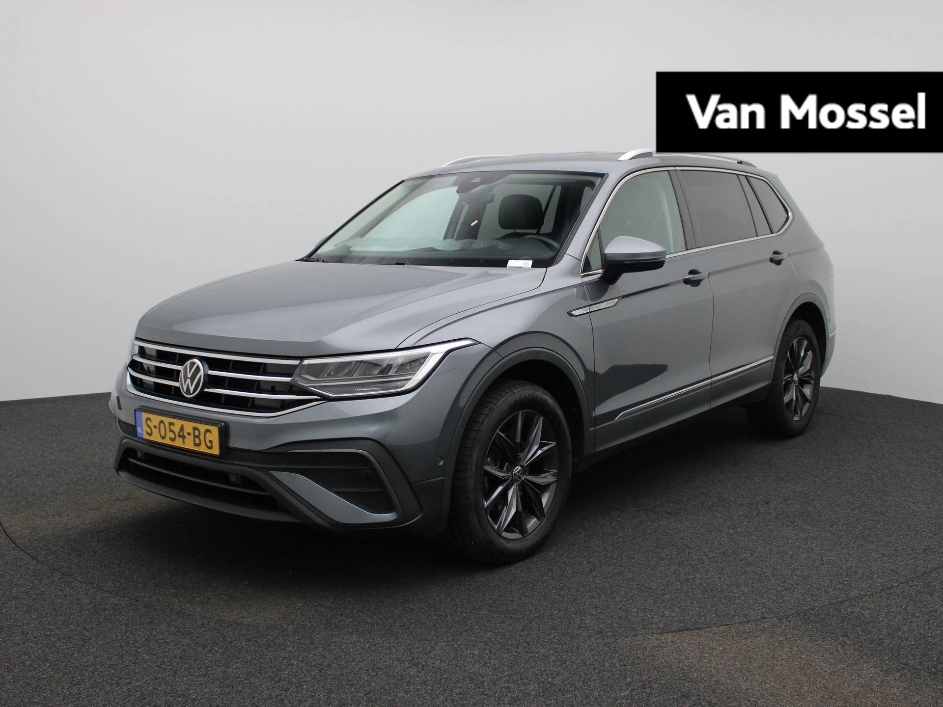 Volkswagen Tiguan Allspace met kenteken S-054-BG – autofoto 2