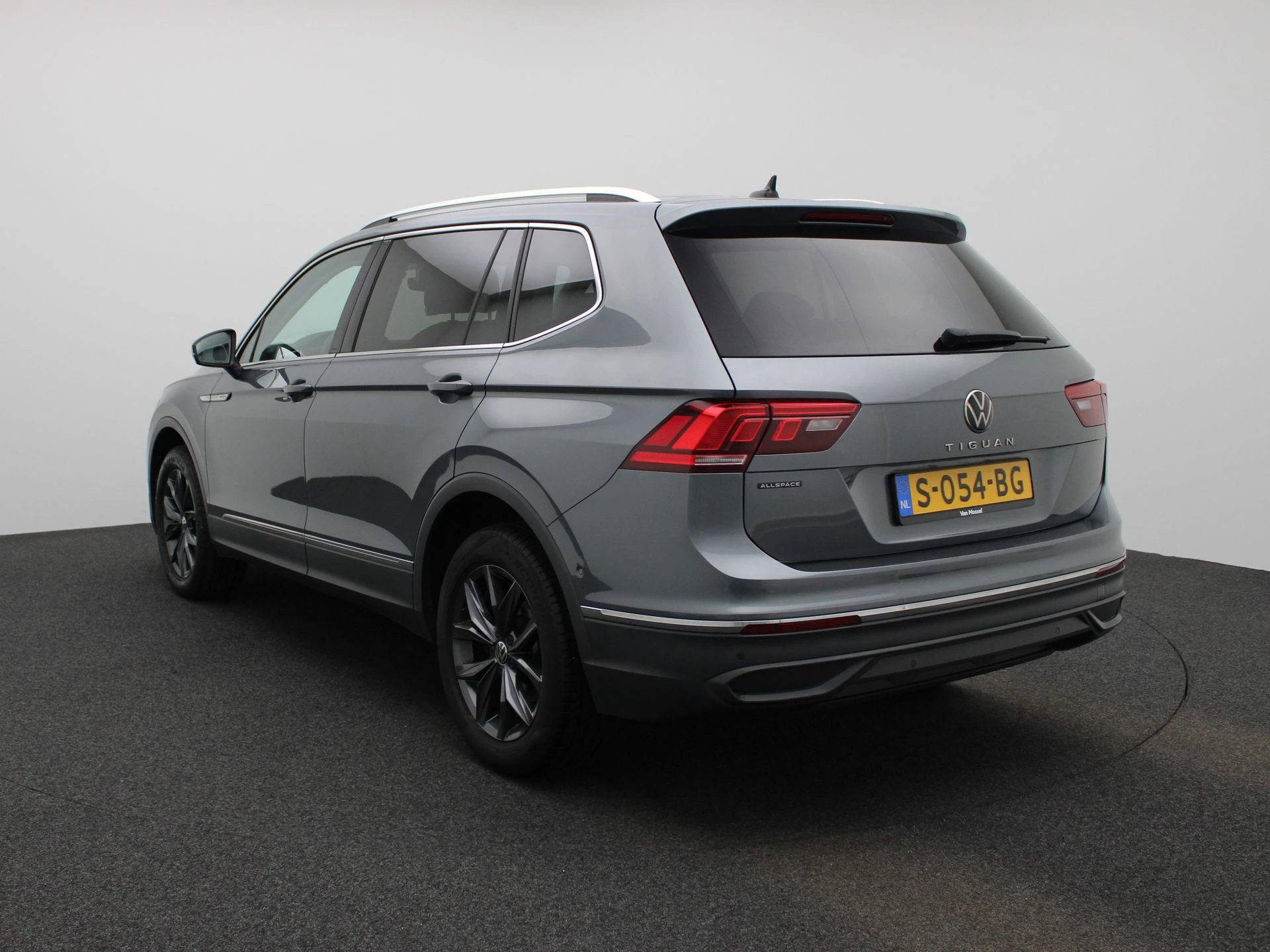 Volkswagen Tiguan Allspace met kenteken S-054-BG – autofoto 3
