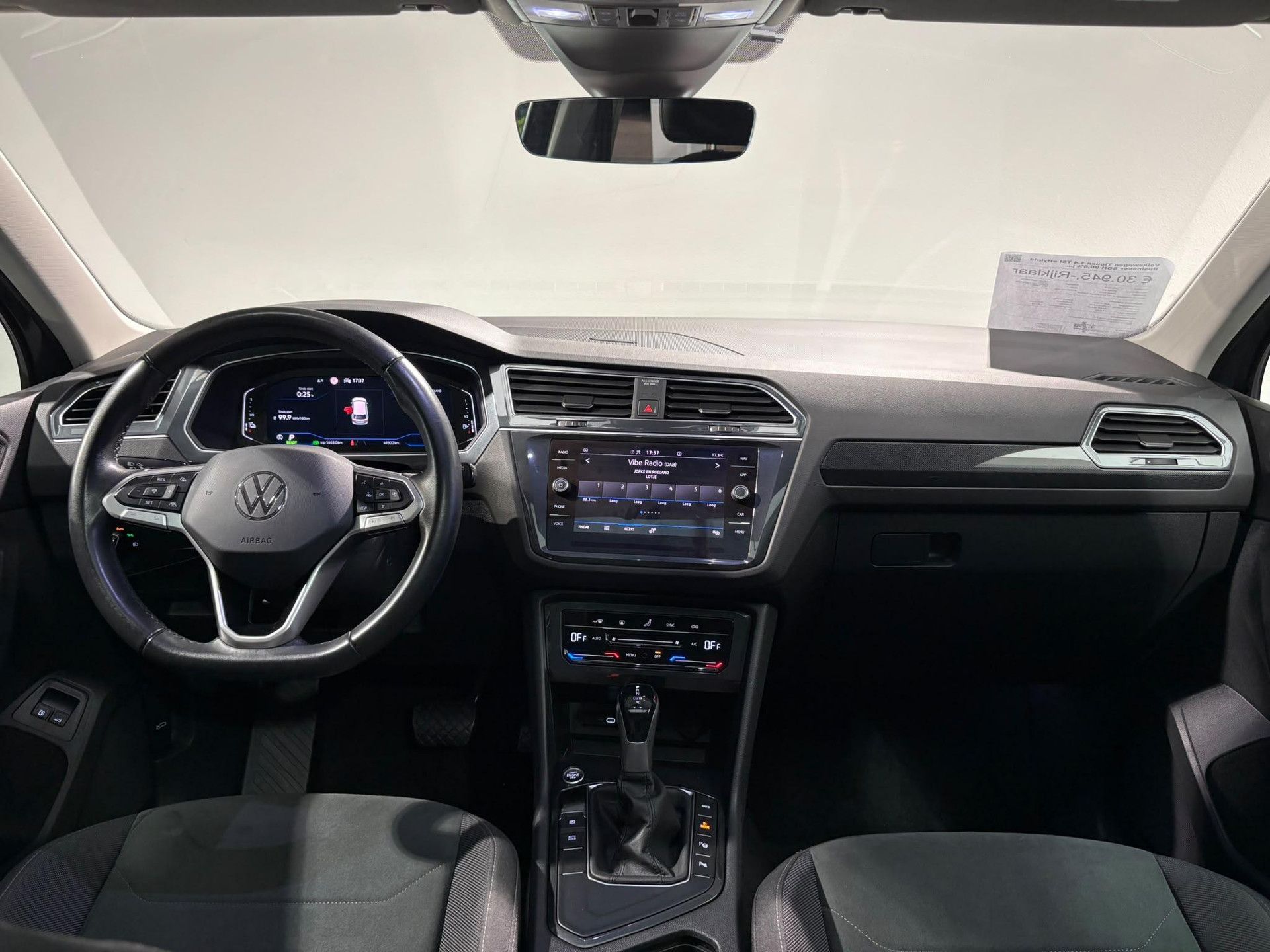 Volkswagen Tiguan met kenteken JRL-63-D – autofoto 3