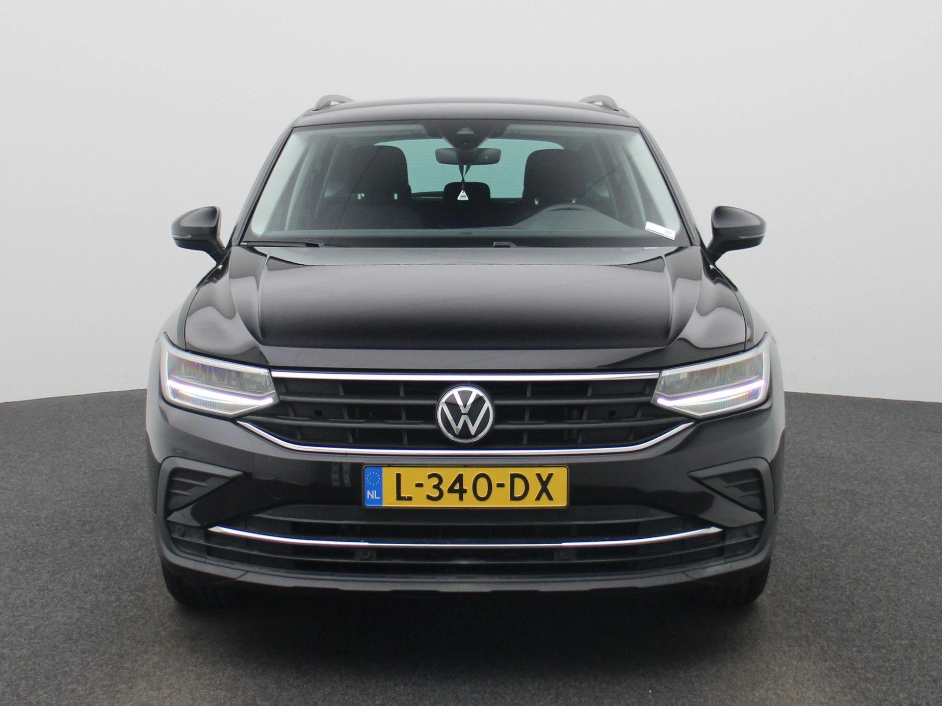 Volkswagen Tiguan met kenteken L-340-DX – autofoto 4
