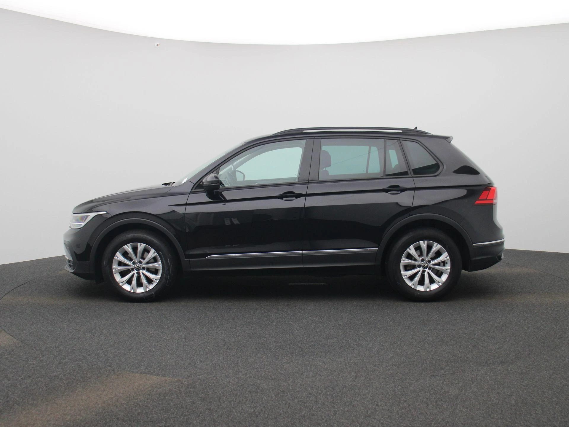 Volkswagen Tiguan met kenteken L-340-DX – autofoto 5