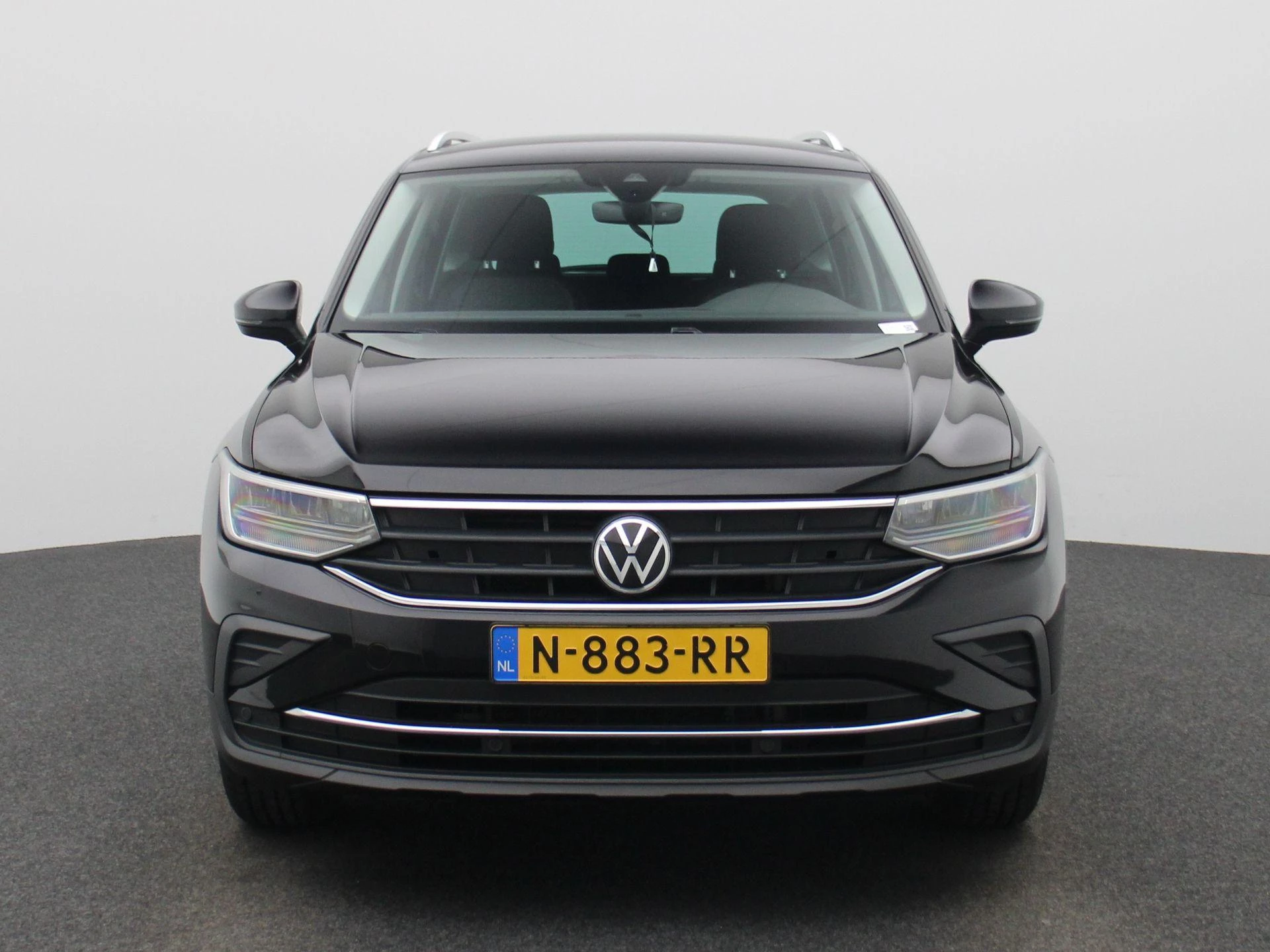 Volkswagen Tiguan met kenteken N-883-RR – autofoto 4