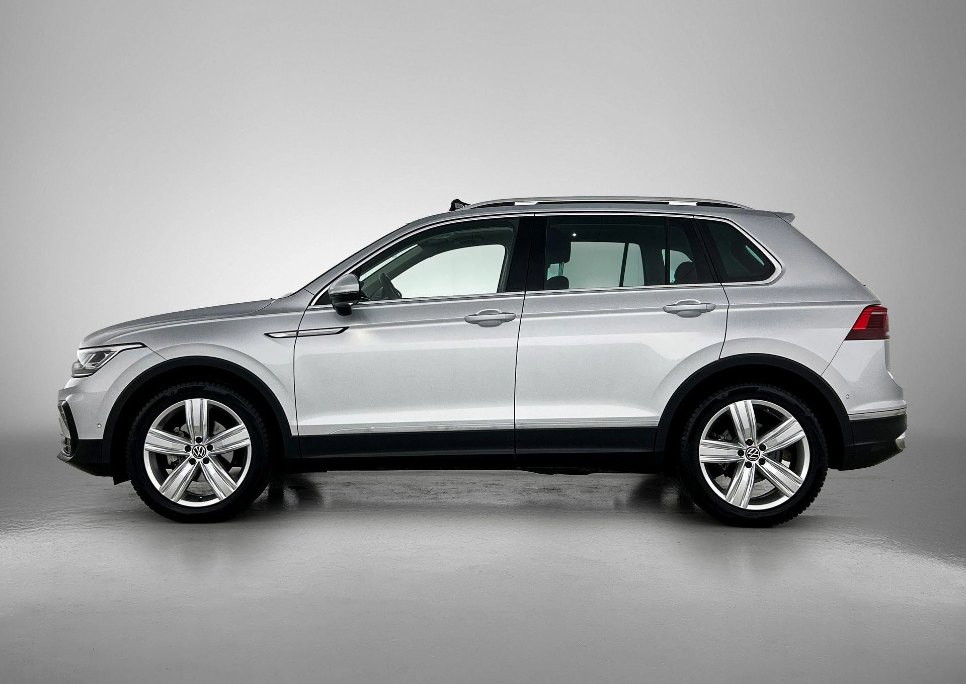 Volkswagen Tiguan met kenteken P-283-BZ – autofoto 4