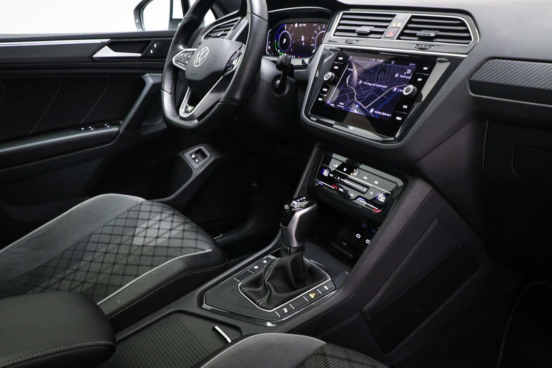 Volkswagen Tiguan met kenteken P-601-KG – autofoto 3
