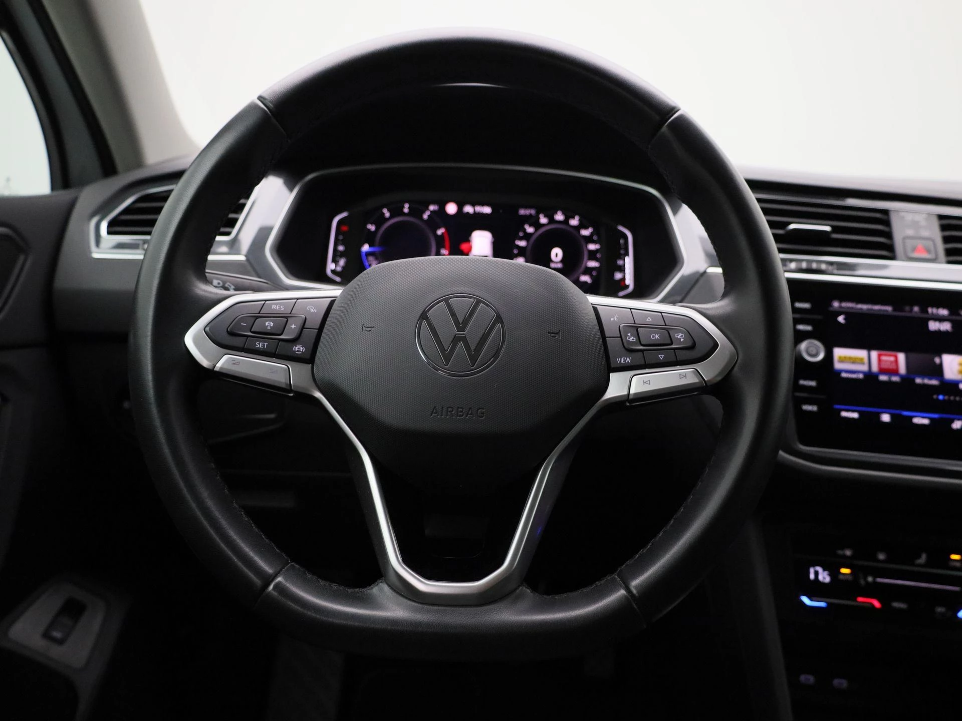 Volkswagen Tiguan met kenteken P-642-RV – autofoto 3