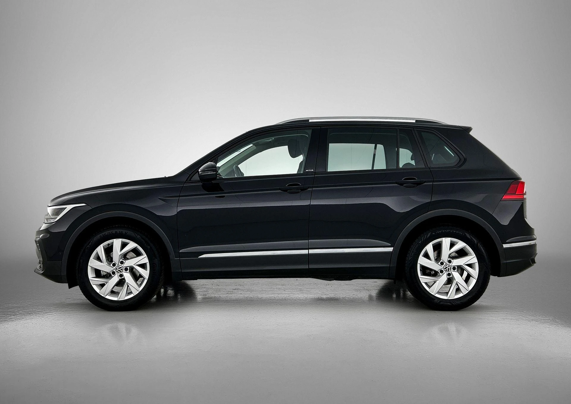 Volkswagen Tiguan met kenteken S-227-LT – autofoto 4