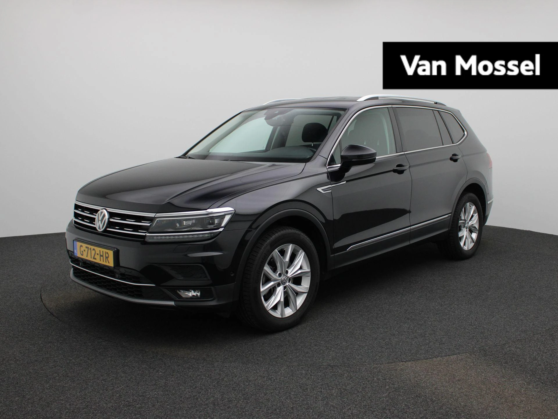 Volkswagen Tiguan Allspace met kenteken 71100 – autofoto 2