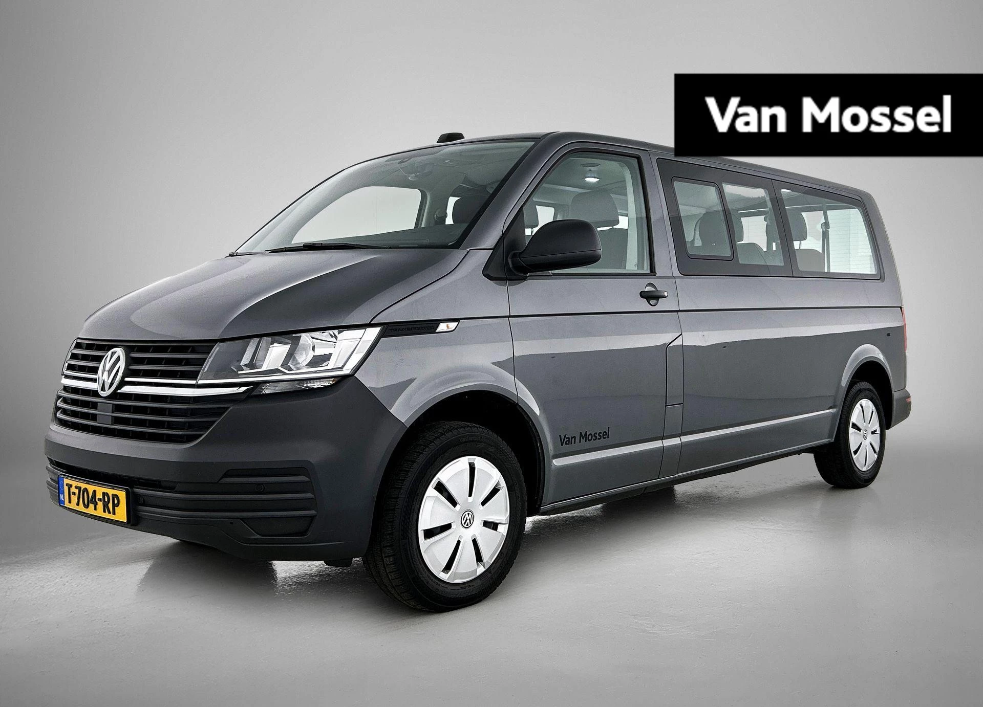 Volkswagen Transporter met kenteken T-704-RP – autofoto 2