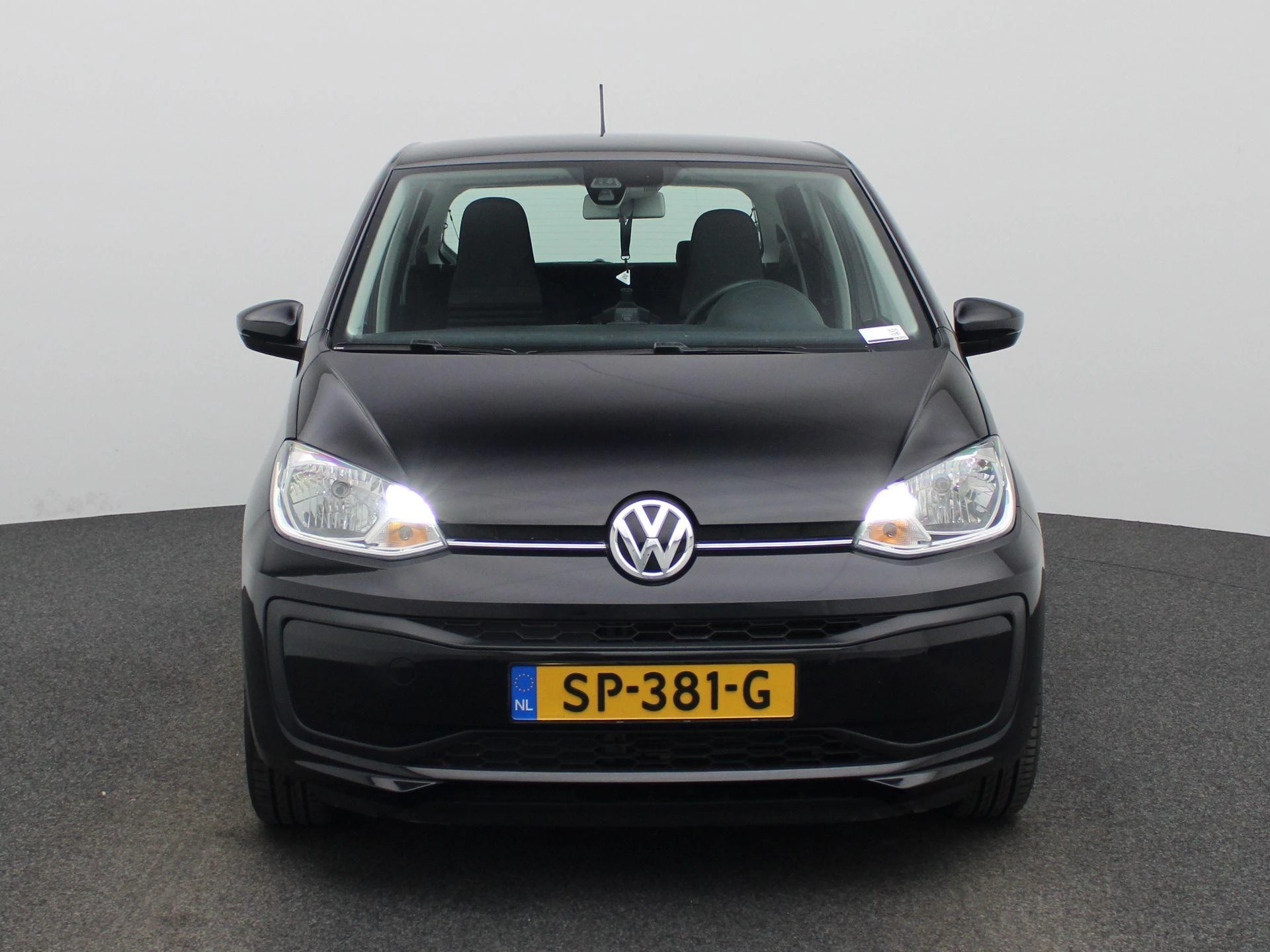 Volkswagen up! met kenteken 49100 – autofoto 4
