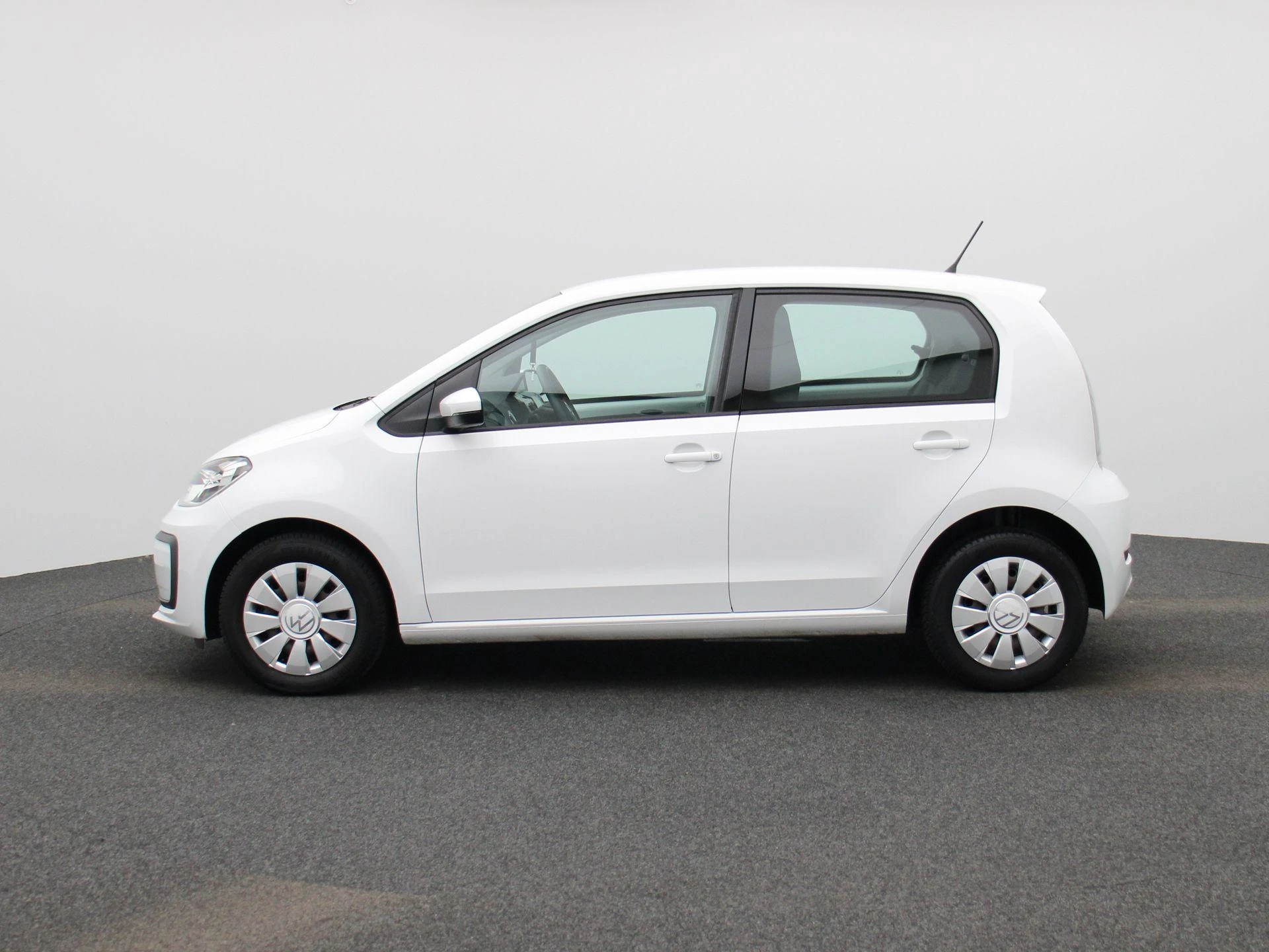 Volkswagen up! met kenteken 53100 – autofoto 5