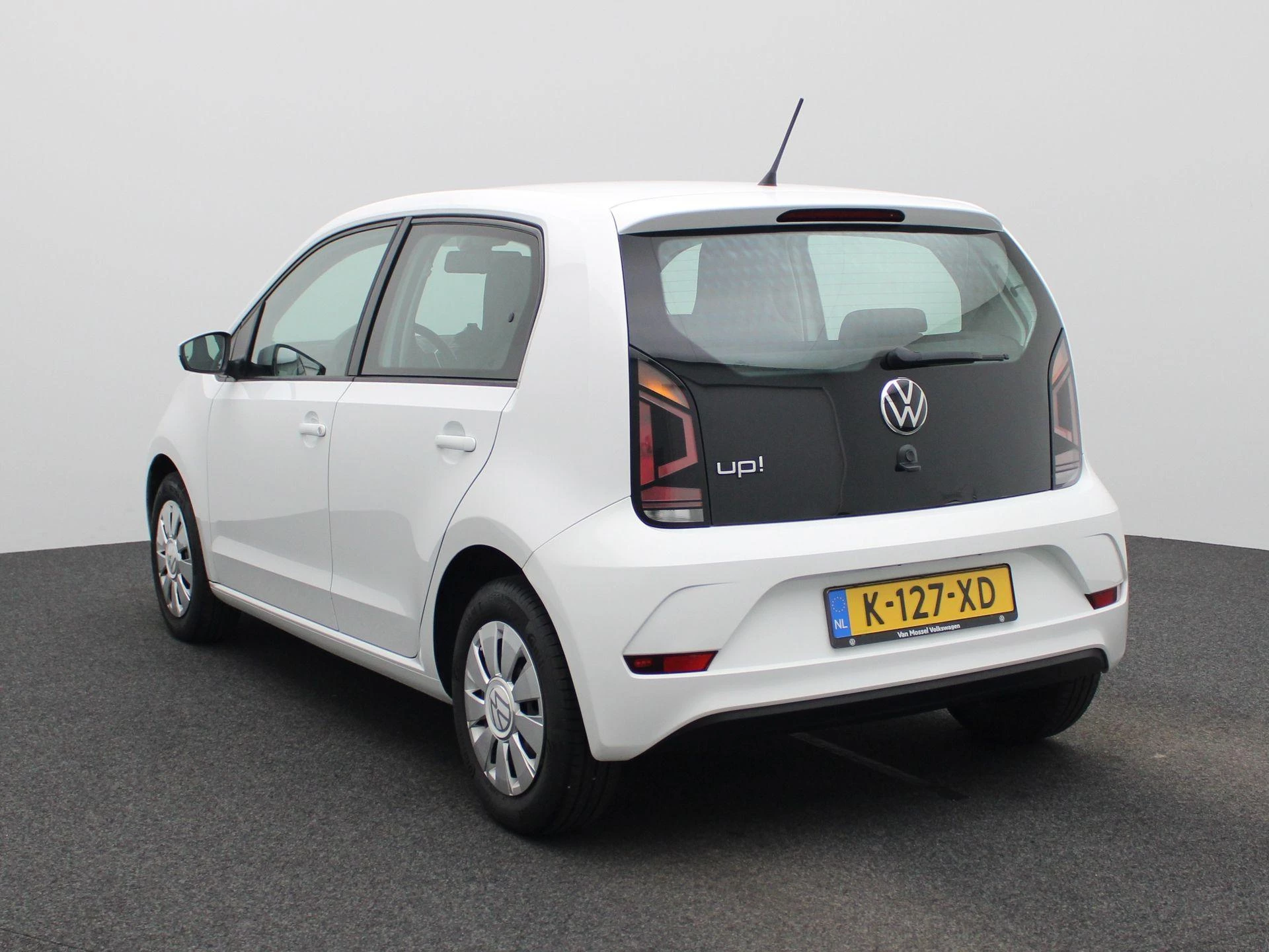 Volkswagen up! met kenteken K-127-XD – autofoto 3