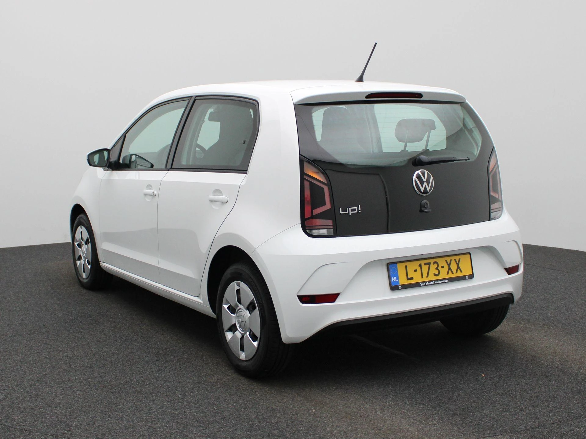 Volkswagen up! met kenteken L-173-XX – autofoto 3