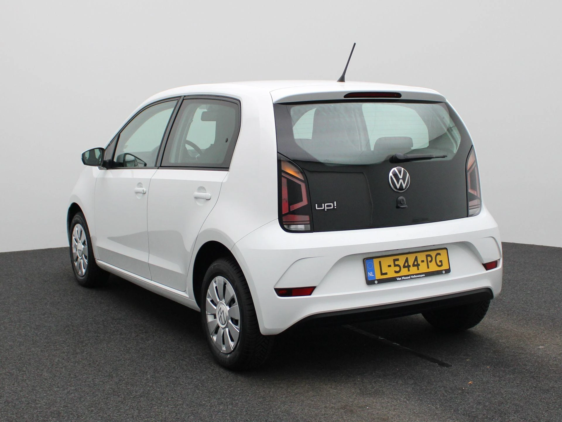 Volkswagen up! met kenteken L-544-PG – autofoto 3