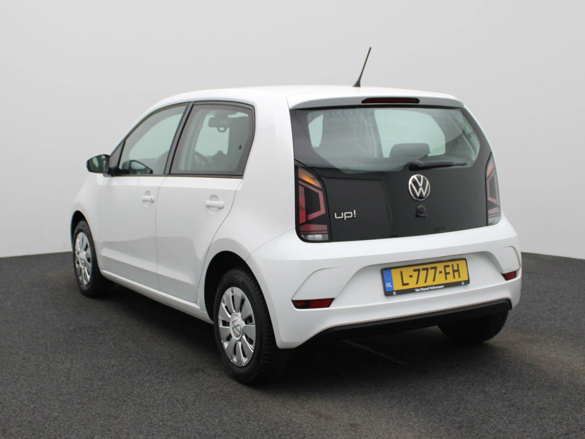 Volkswagen up! met kenteken L-777-FH – autofoto 3