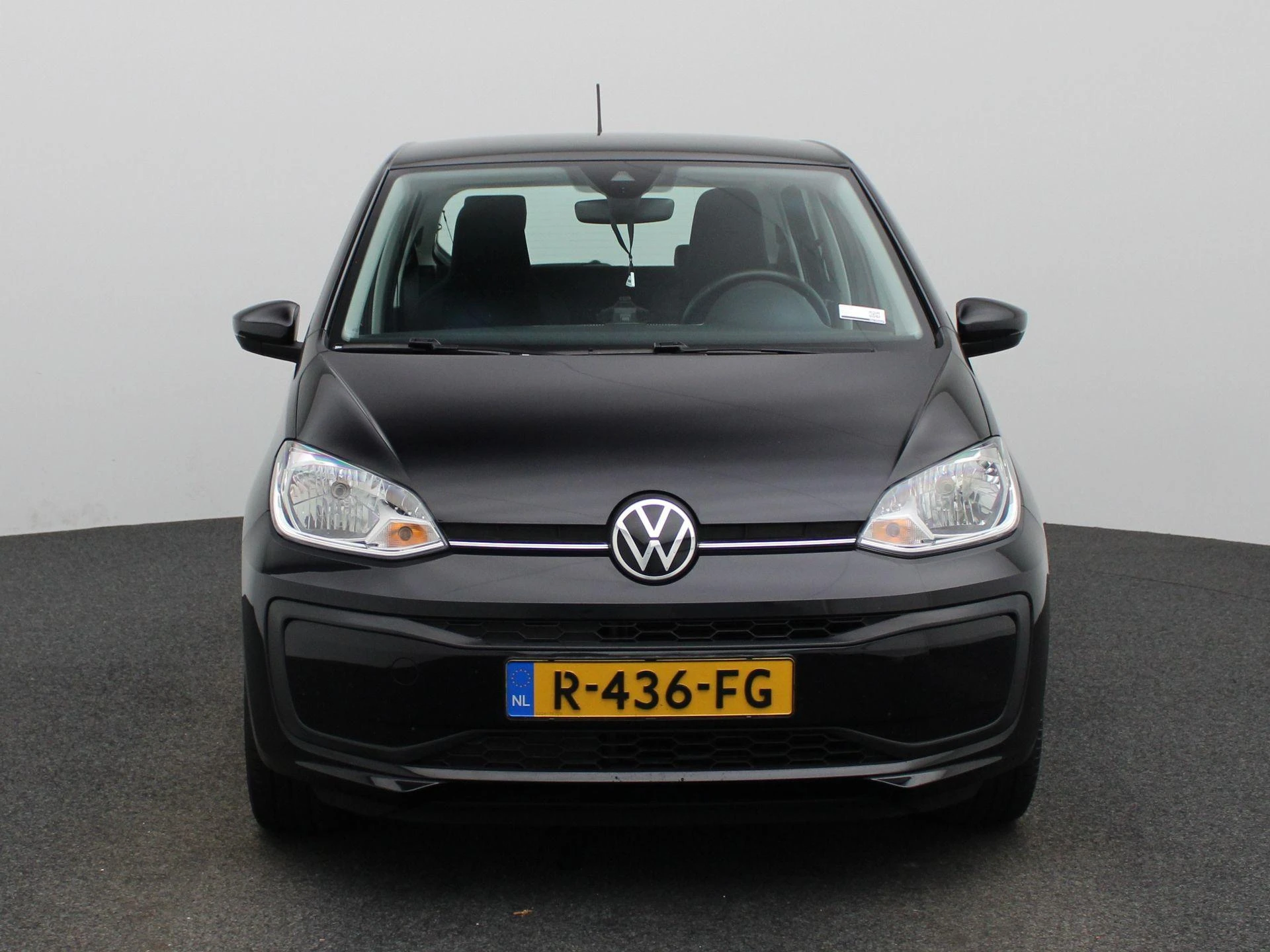 Volkswagen up! met kenteken R-436-FG – autofoto 4