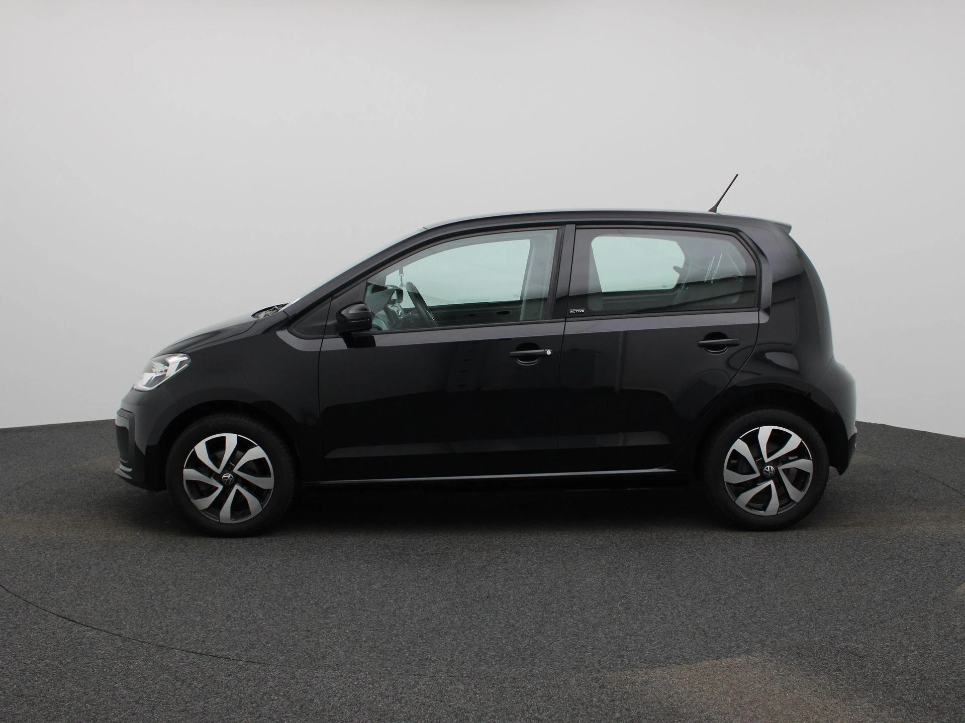 Volkswagen up! met kenteken R-436-FG – autofoto 5