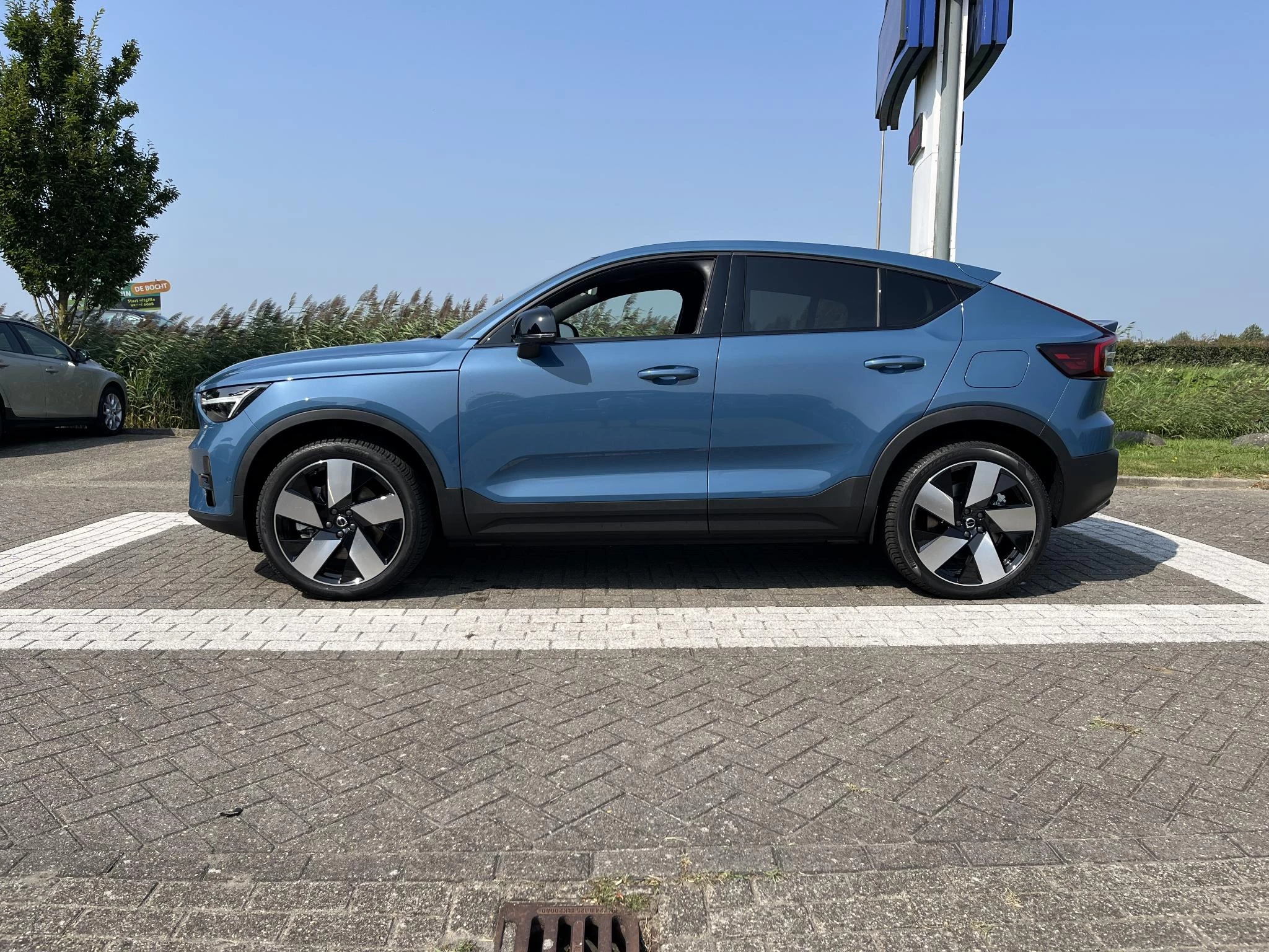 Volvo EC40 – autofoto 4