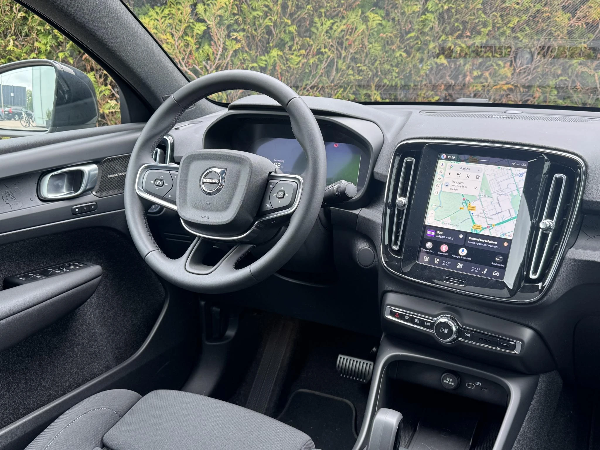 Volvo EC40 – autofoto 5