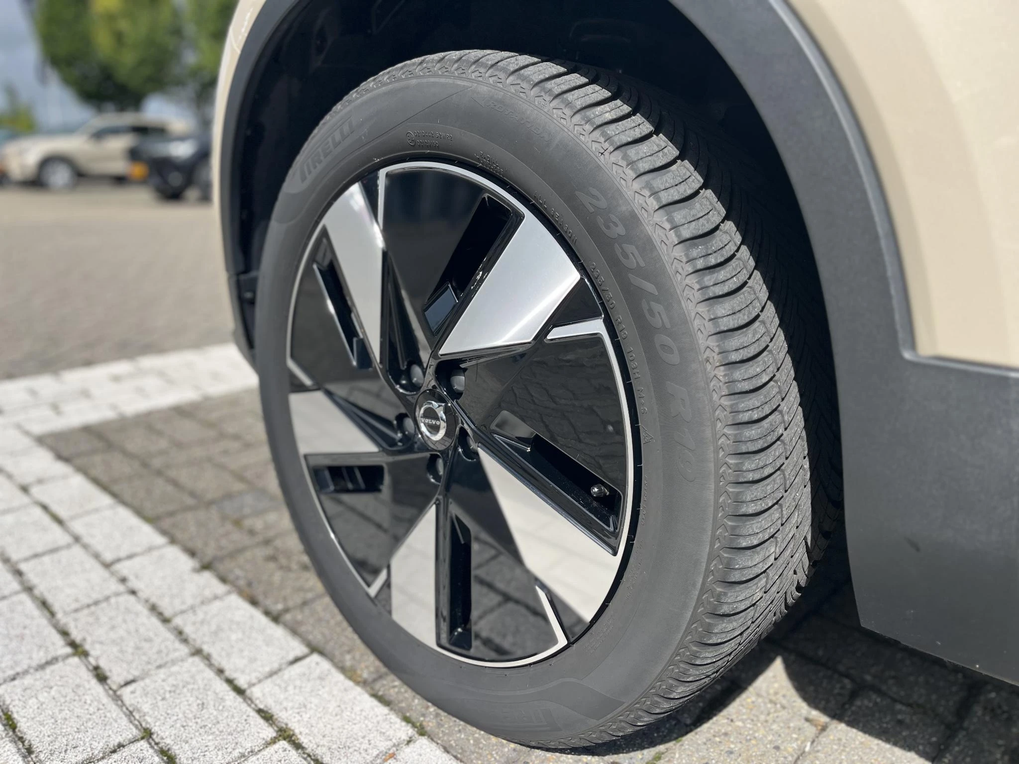 Volvo EX40 – autofoto 5
