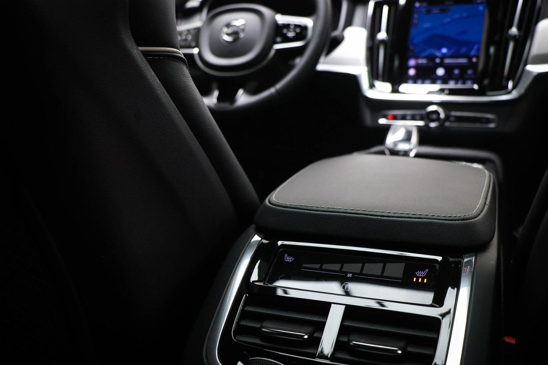 Volvo S90 met kenteken S-300-RT – autofoto 3
