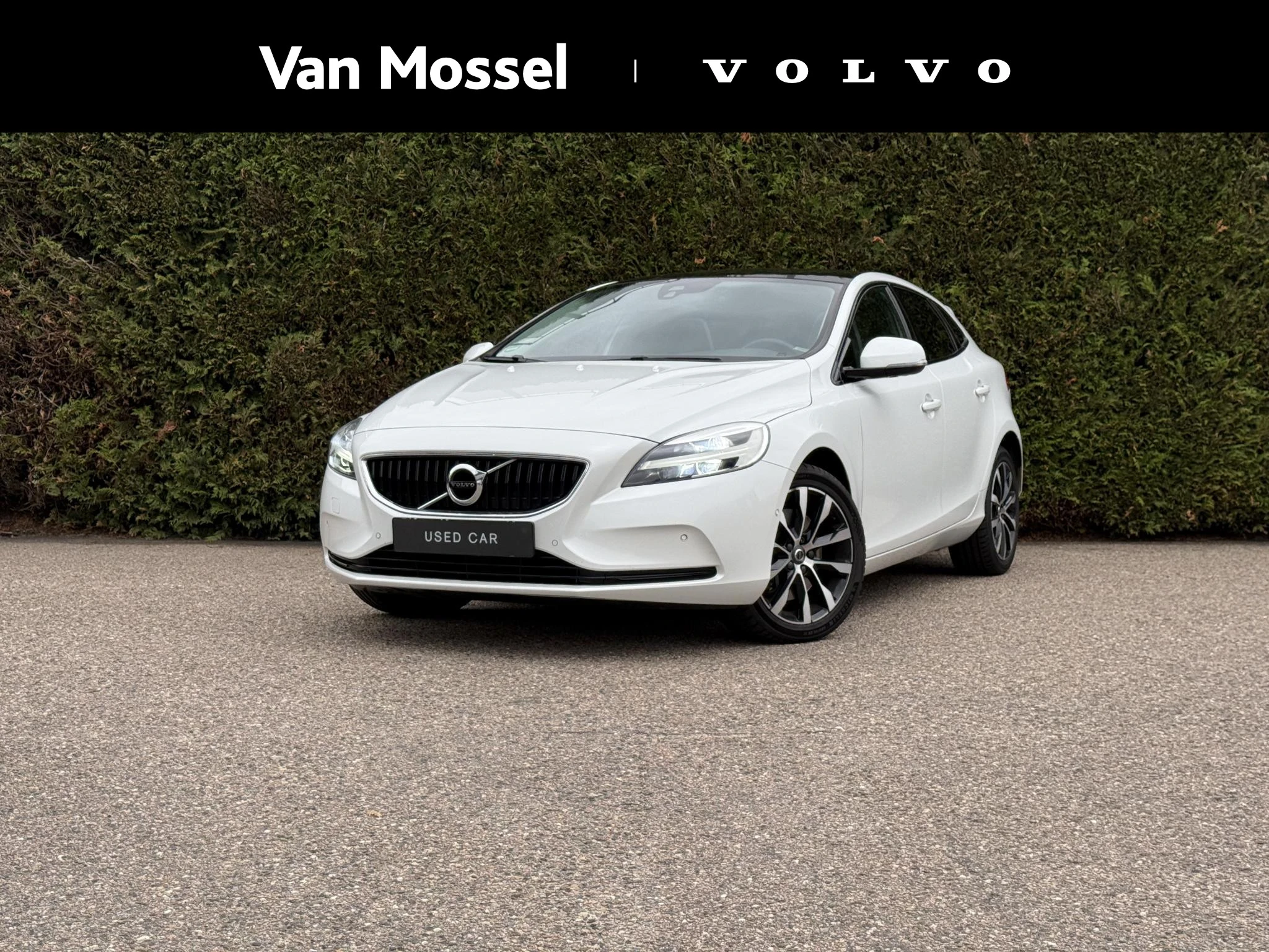 Volvo V40 met kenteken 52100 – autofoto 2
