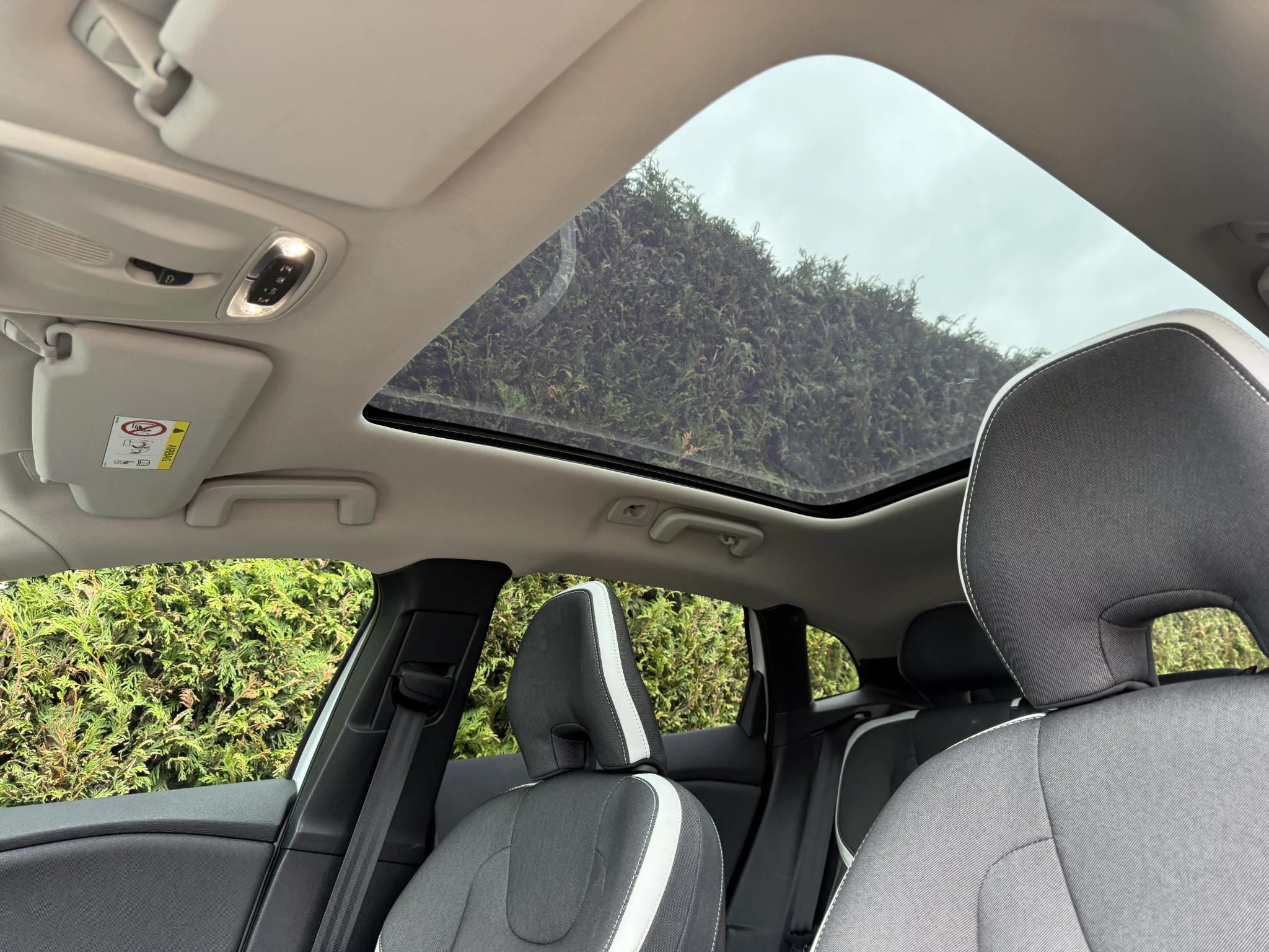 Volvo V40 met kenteken 52100 – autofoto 5