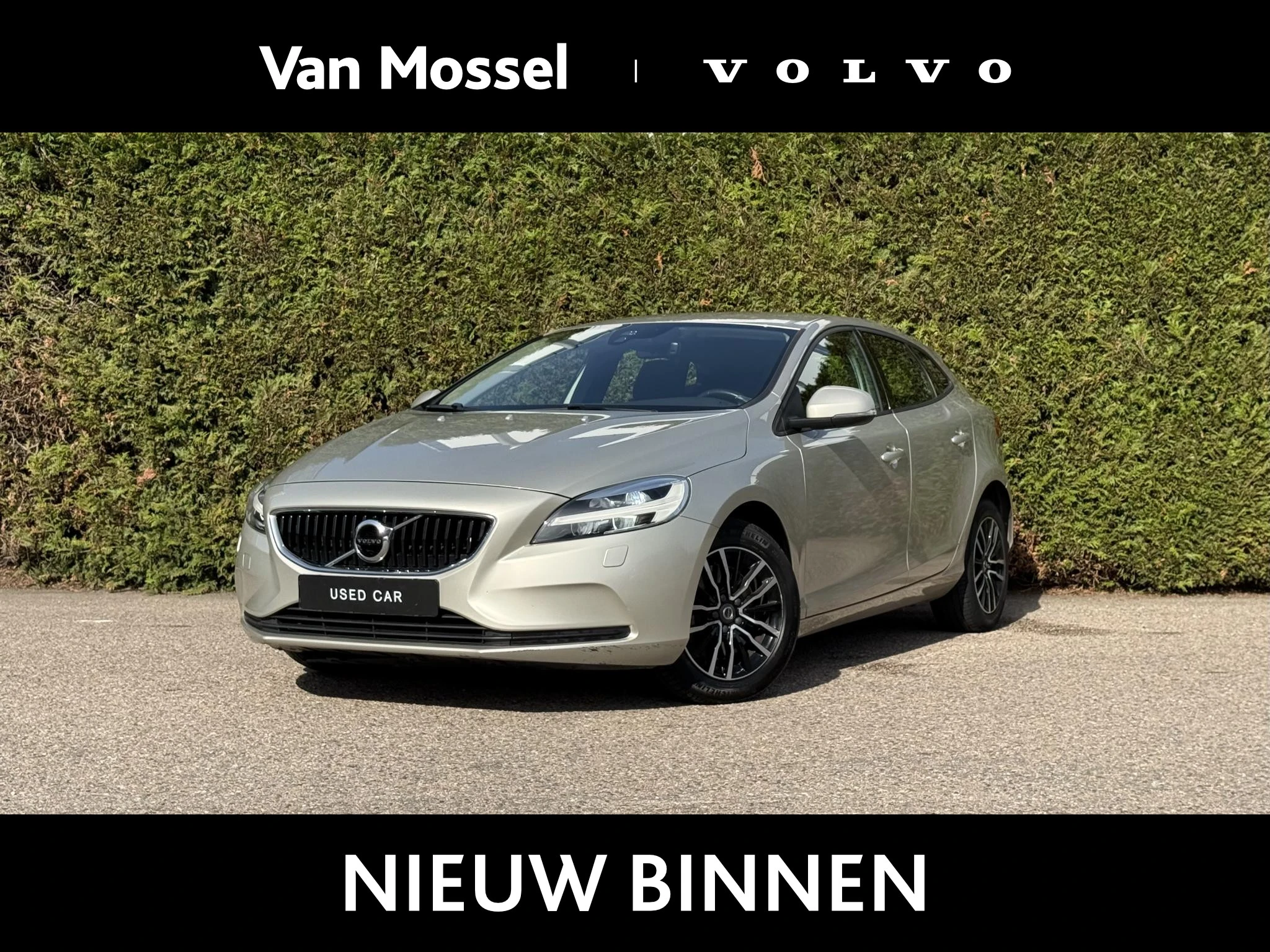 Volvo V40 met kenteken 54100 – autofoto 2