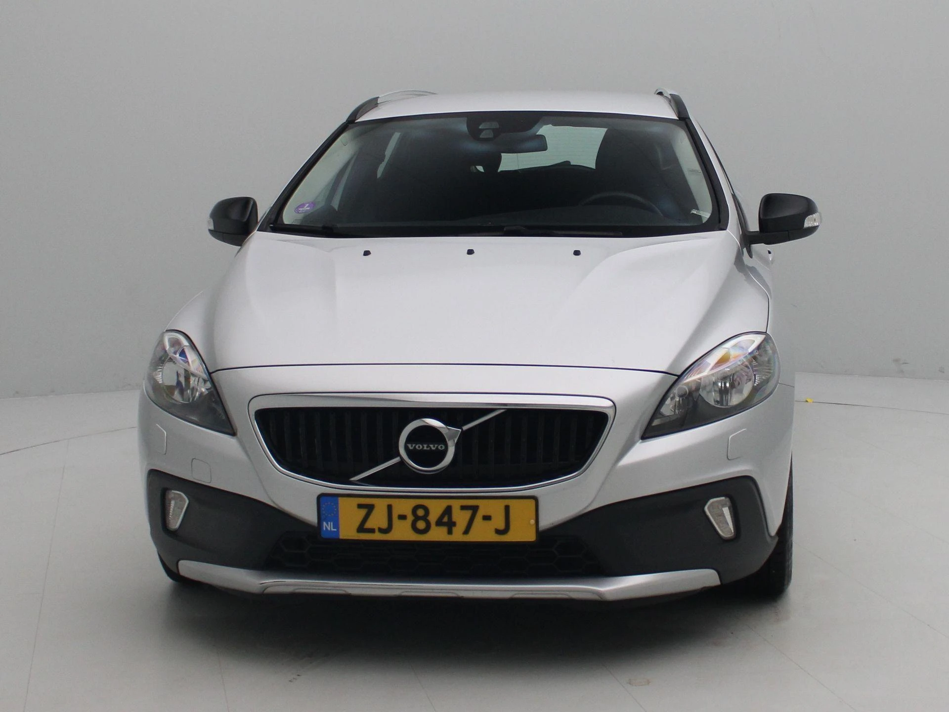 Volvo V40 met kenteken 56100 – autofoto 4