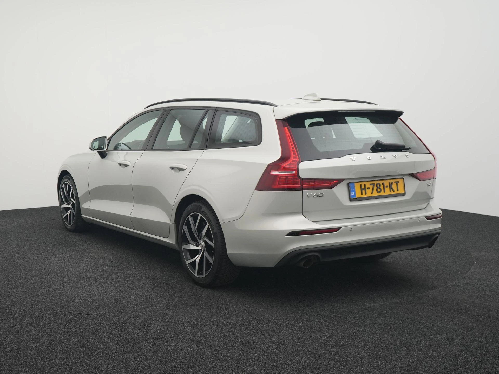 Volvo V60 met kenteken 86100 – autofoto 3