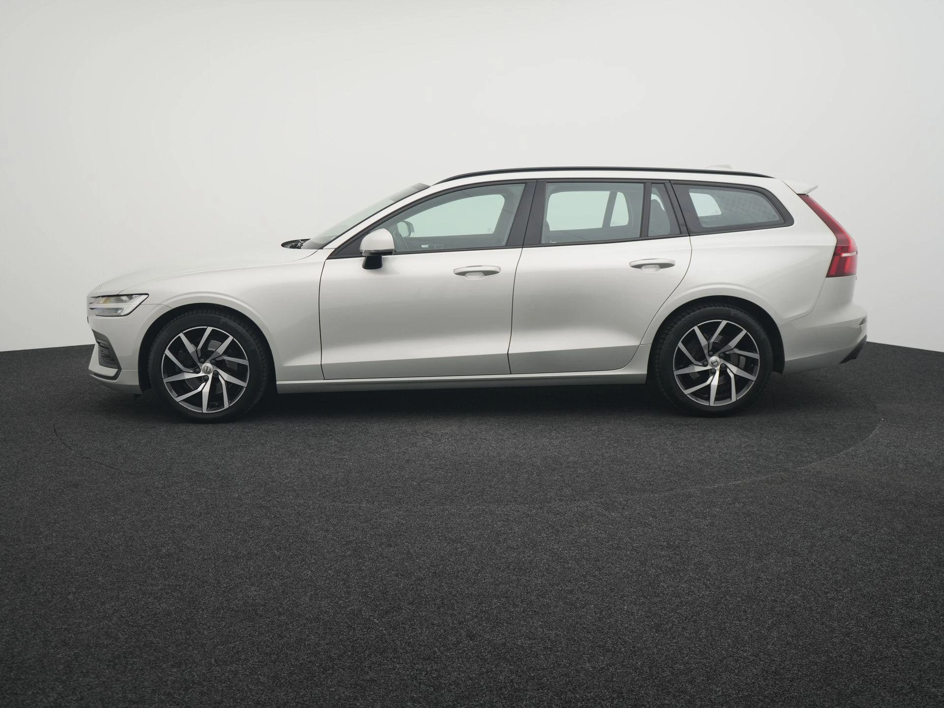 Volvo V60 met kenteken 86100 – autofoto 5