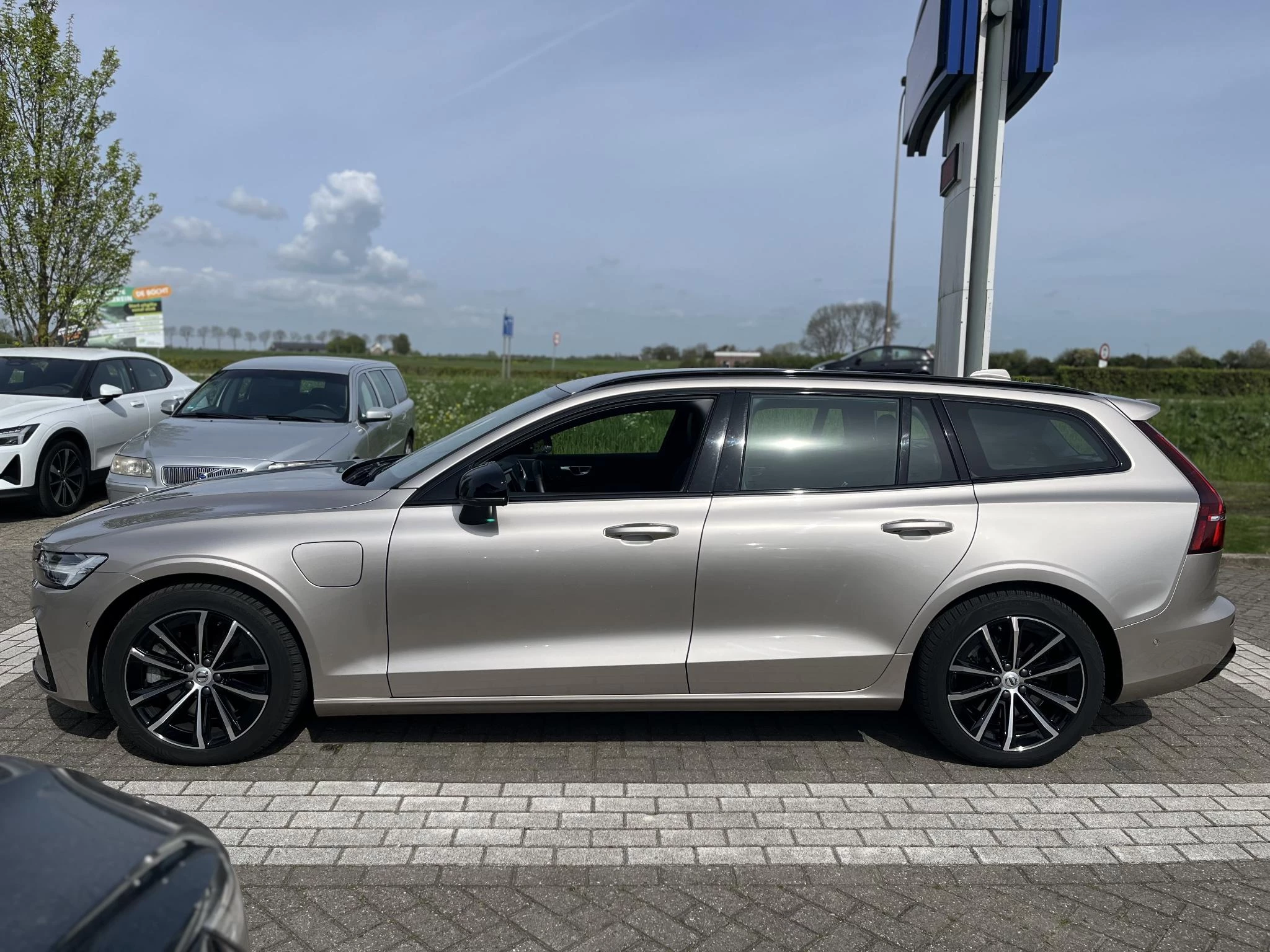 Volvo V60 met kenteken HTR-07-N – autofoto 4