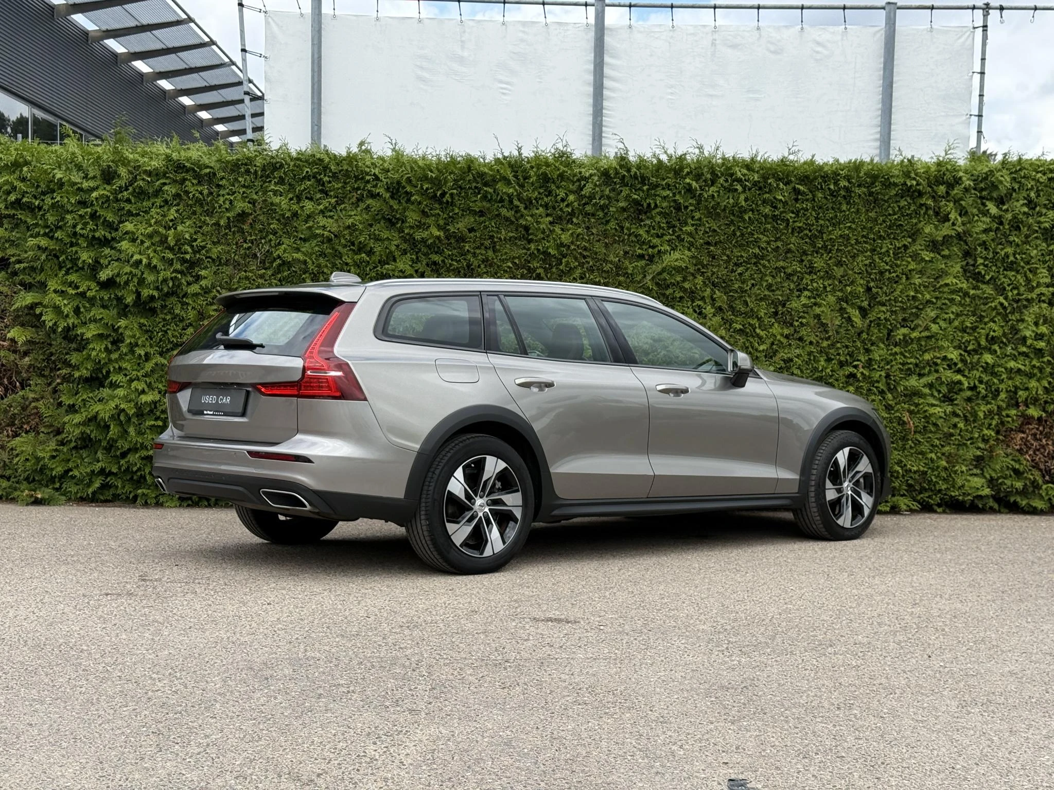 Volvo V60 met kenteken J-323-SH – autofoto 4