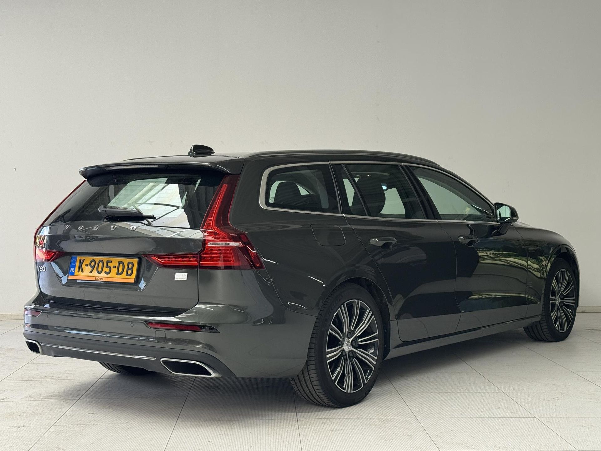Volvo V60 met kenteken K-905-DB – autofoto 2
