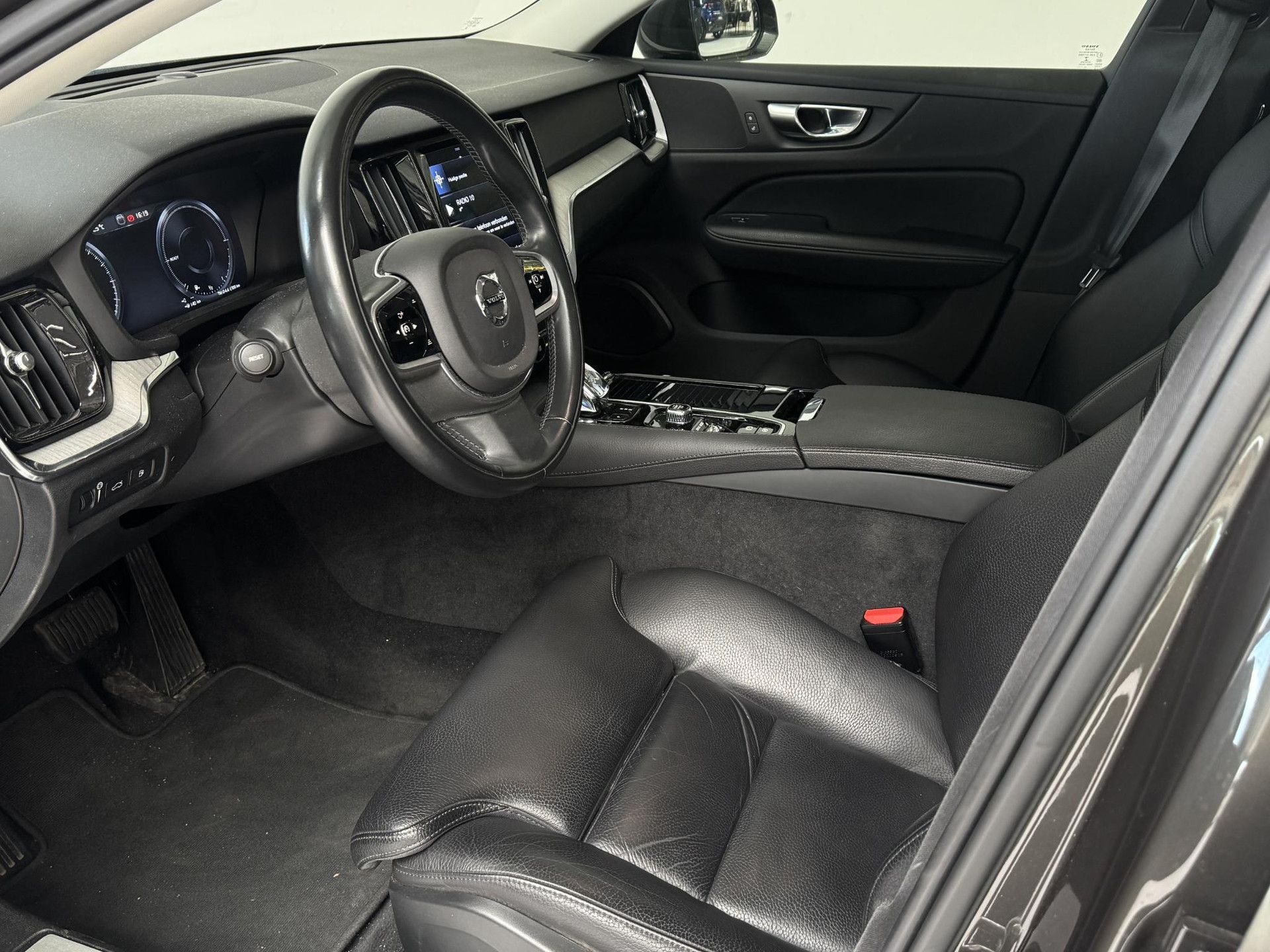 Volvo V60 met kenteken K-905-DB – autofoto 3
