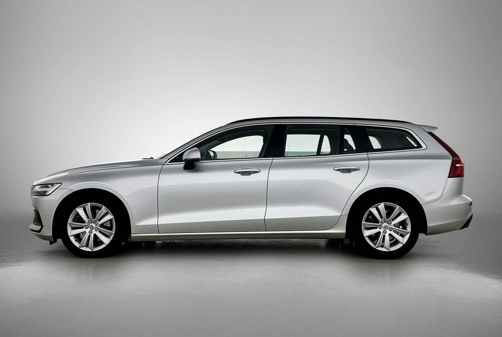 Volvo V60 met kenteken L-057-SR – autofoto 4