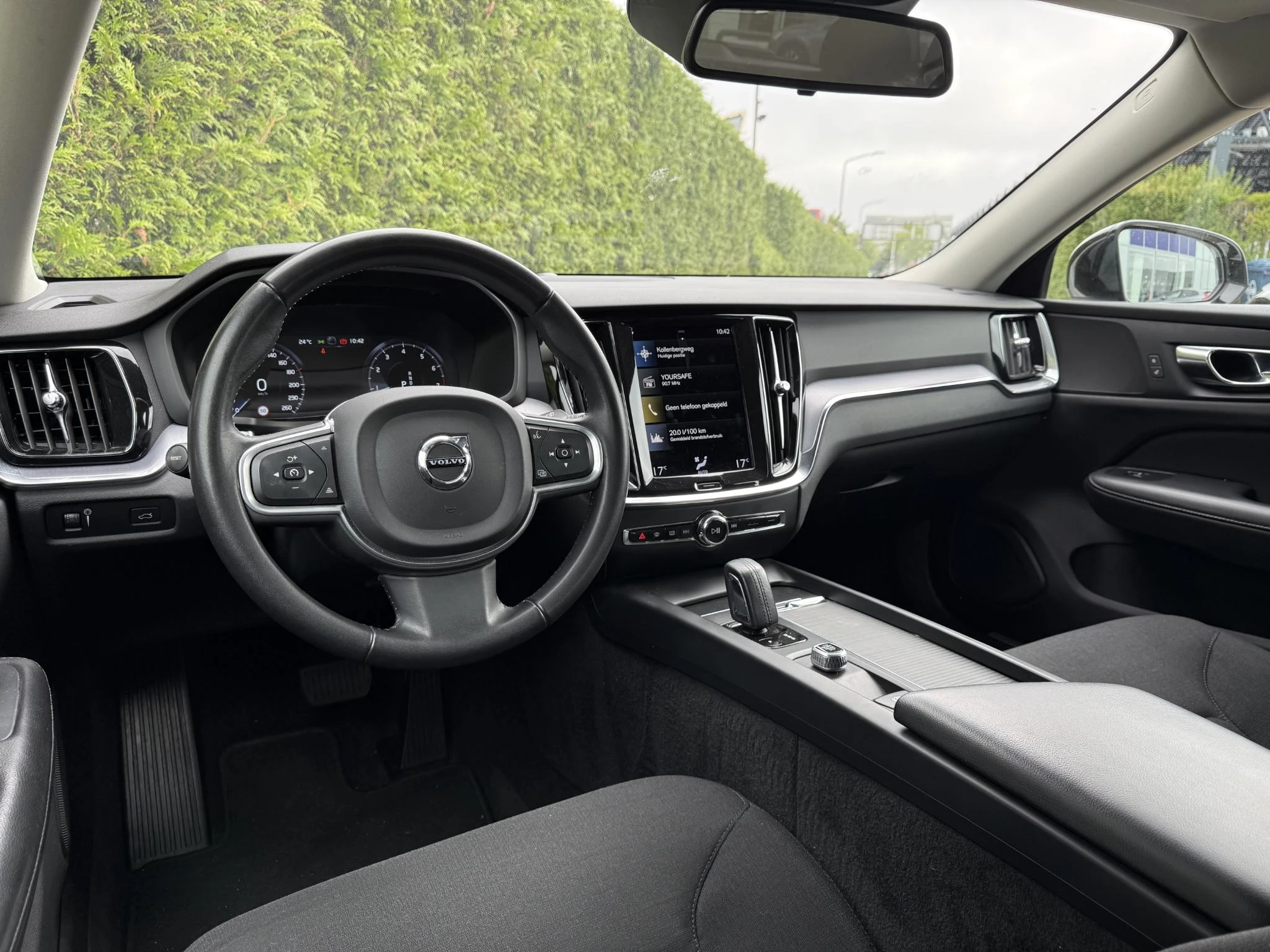 Volvo V60 met kenteken L-233-PH – autofoto 5