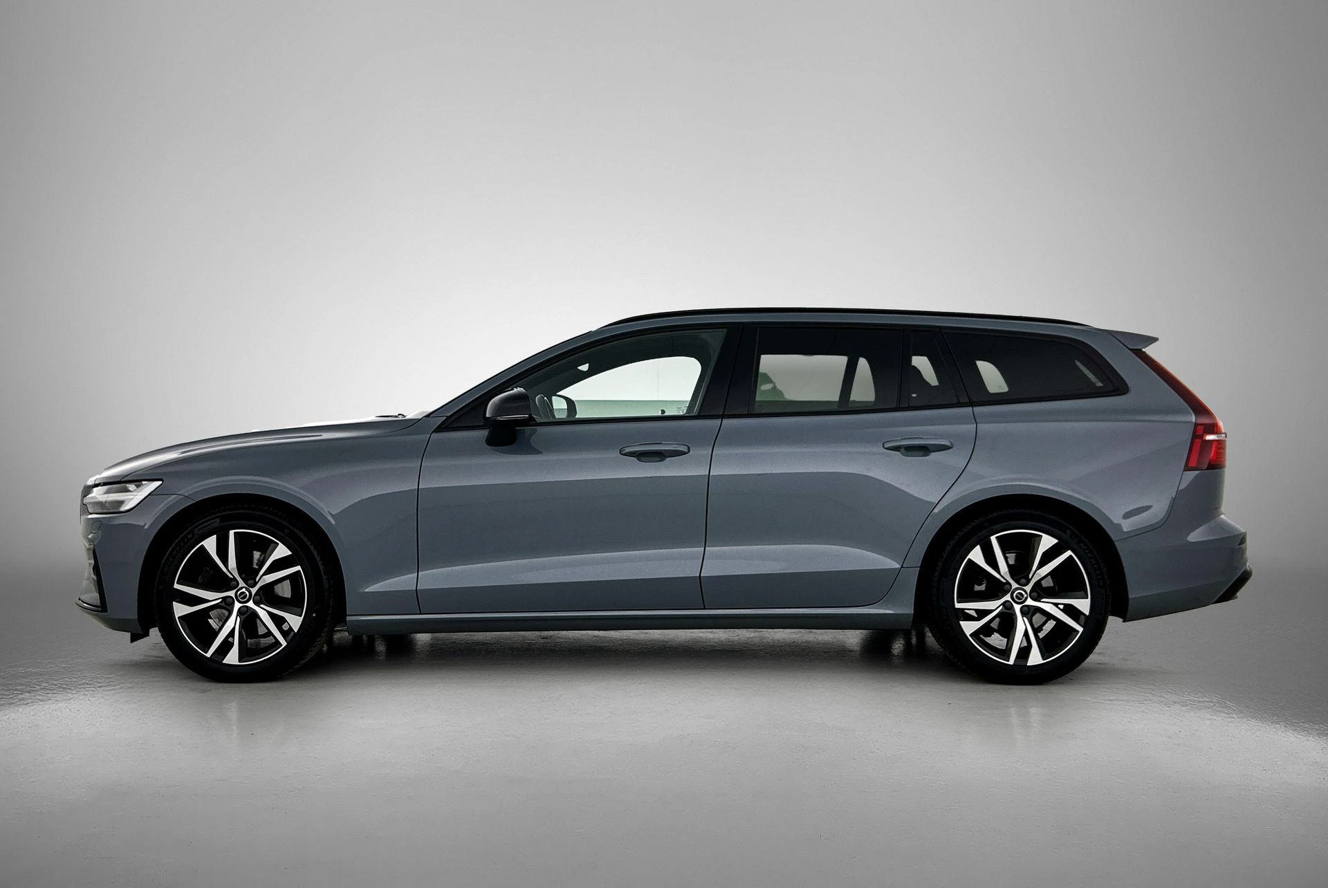 Volvo V60 met kenteken P-711-XN – autofoto 4
