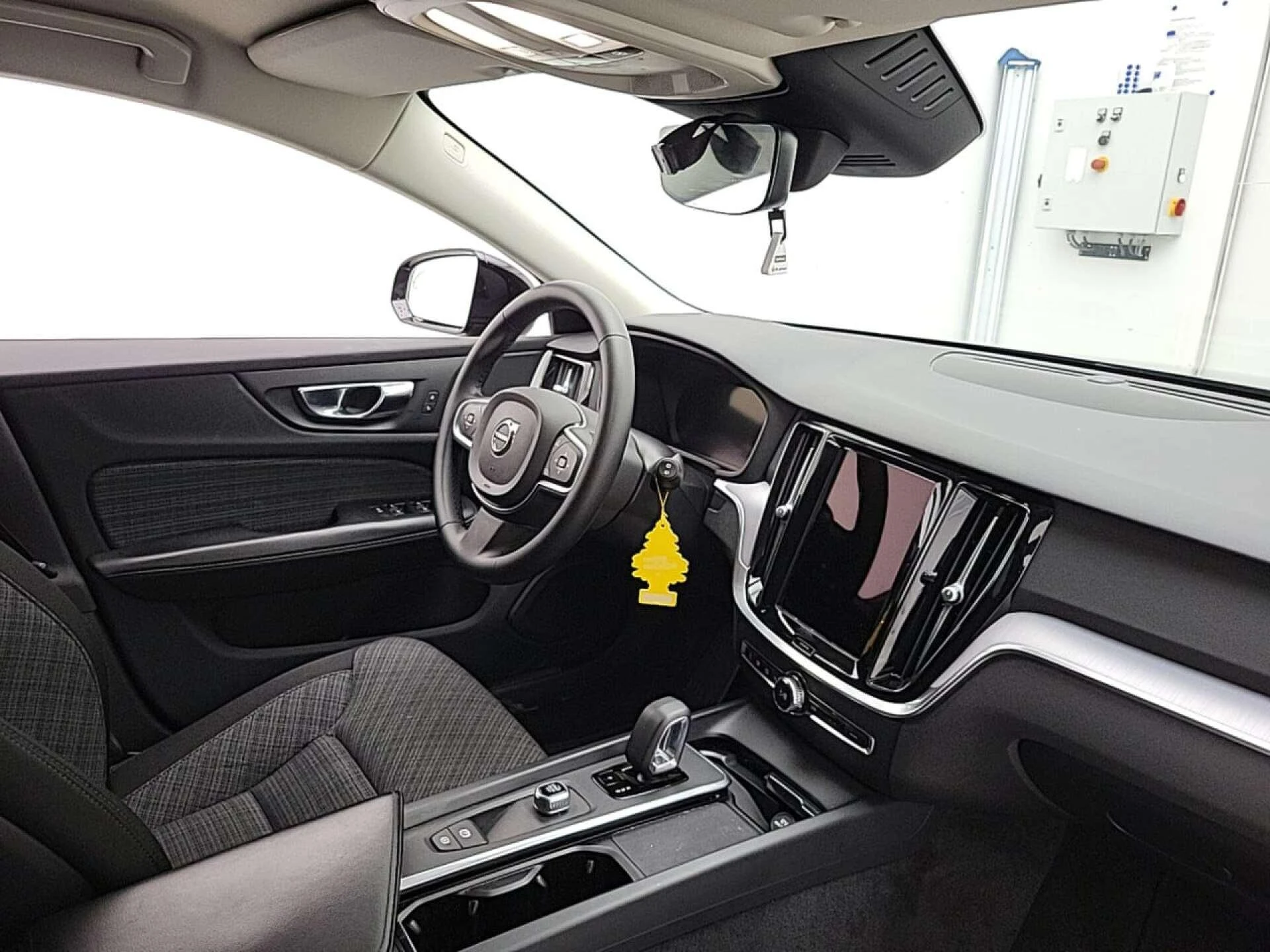 Volvo V60 met kenteken R-786-PT – autofoto 5