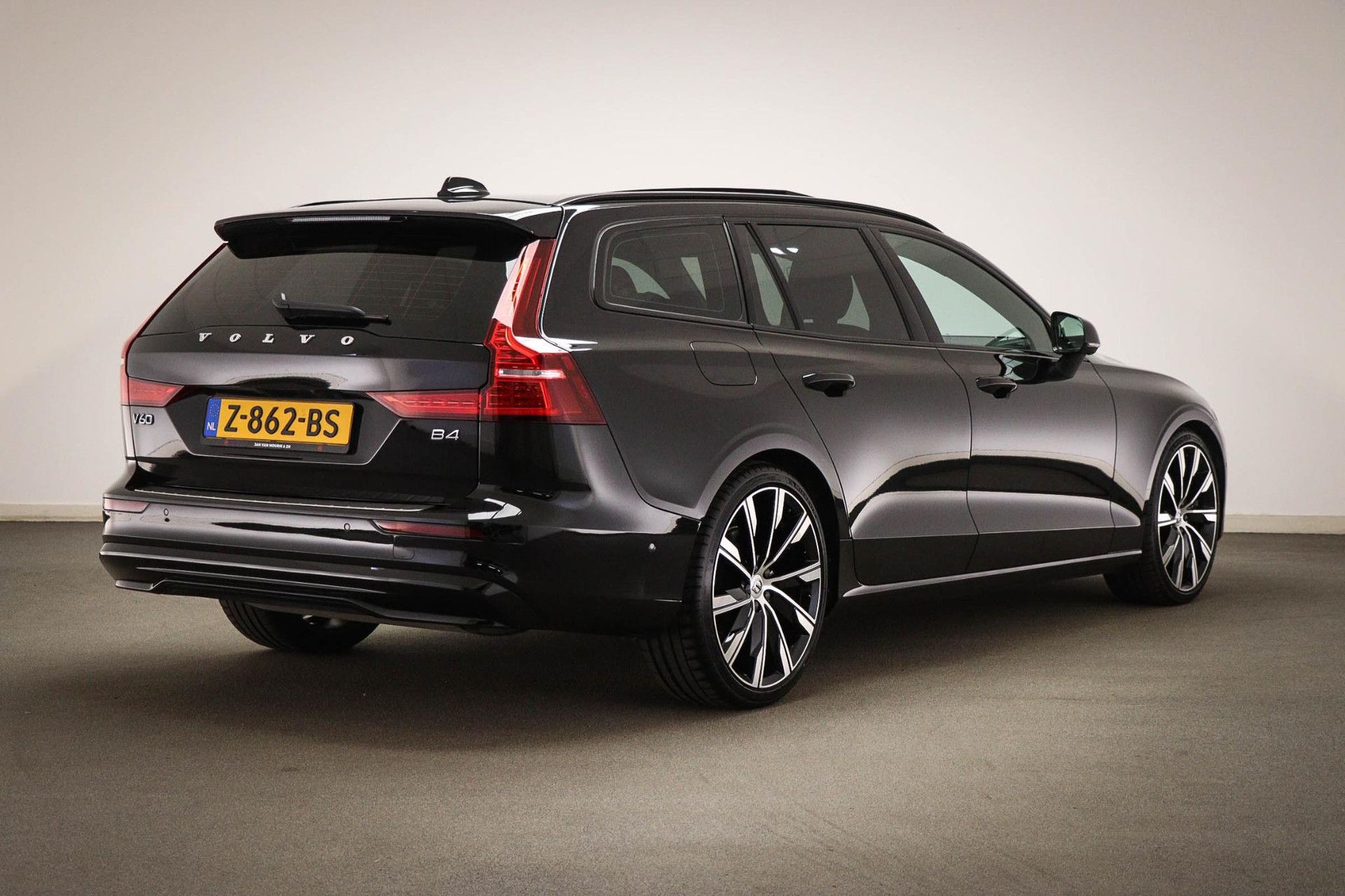 Volvo V60 met kenteken Z-862-BS – autofoto 2