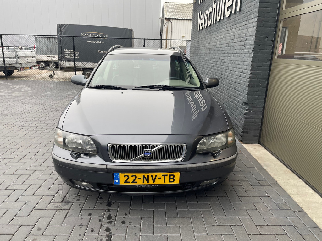 Volvo V70 met kenteken 22-NV-TB – autofoto 3