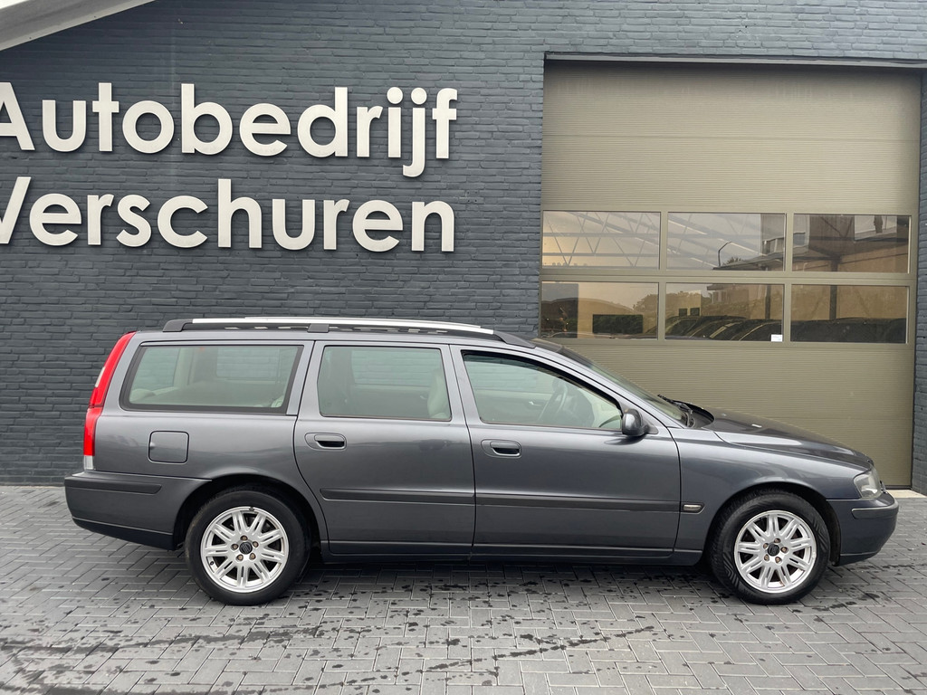 Volvo V70 met kenteken 22-NV-TB – autofoto 4