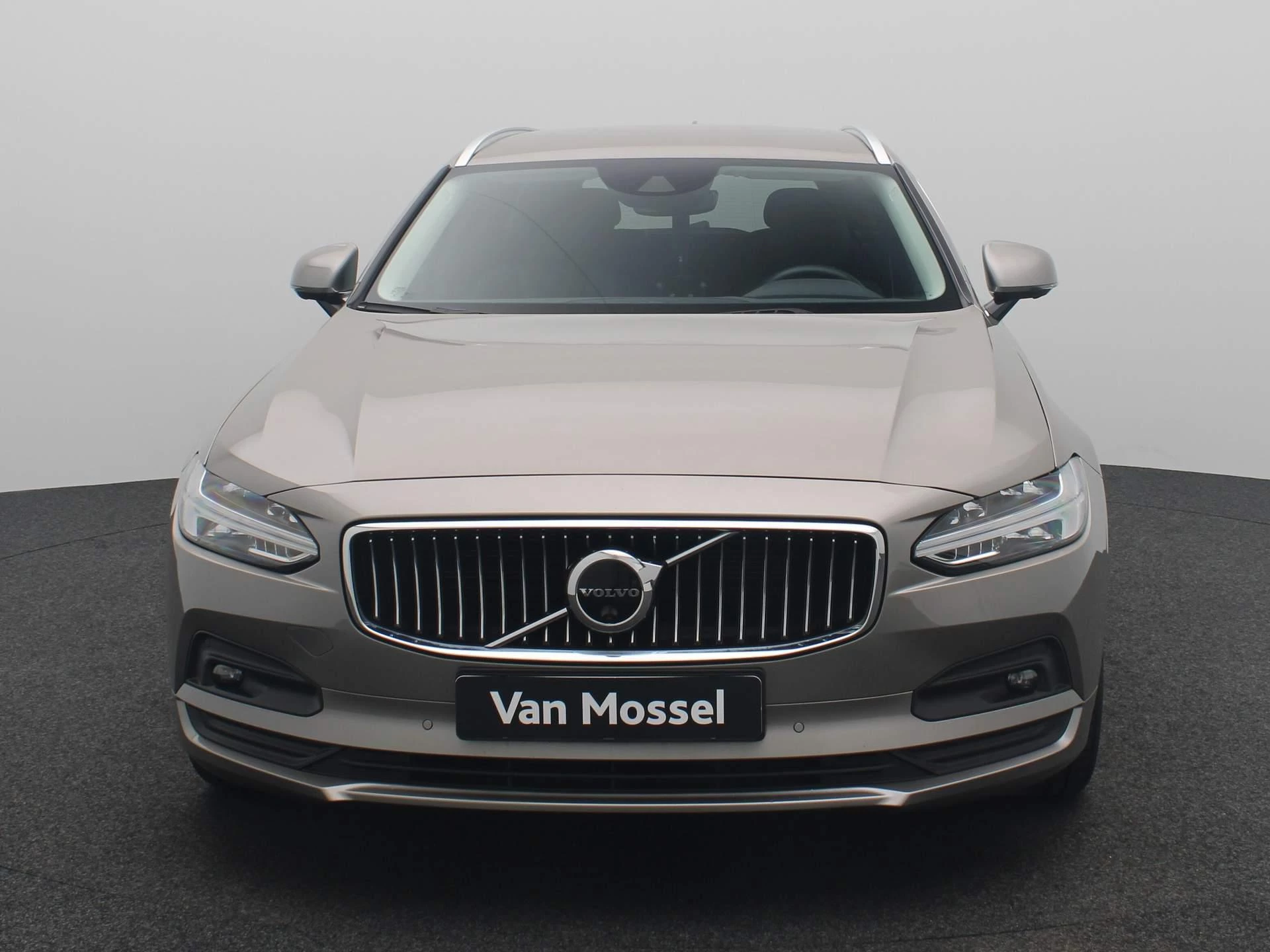 Volvo V90 met kenteken 57100 – autofoto 4